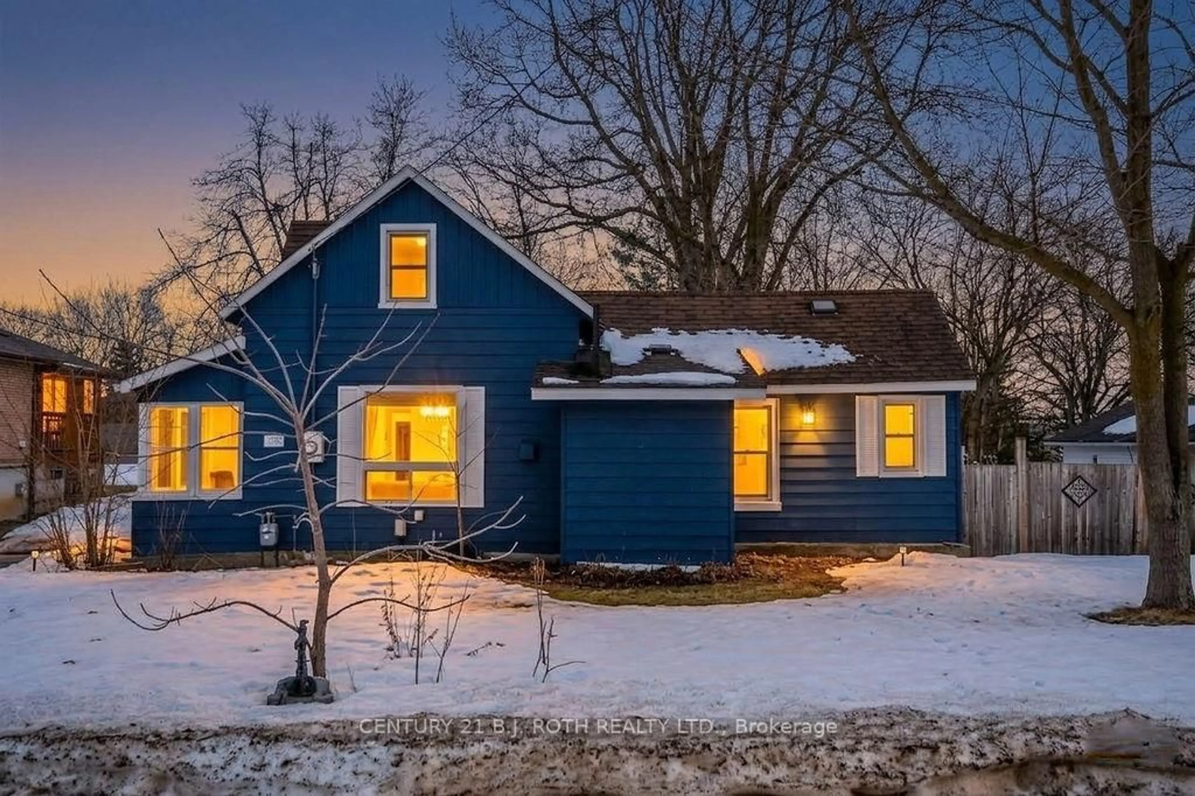 Unknown for 39 Grove St, Barrie Ontario L4N 1M6