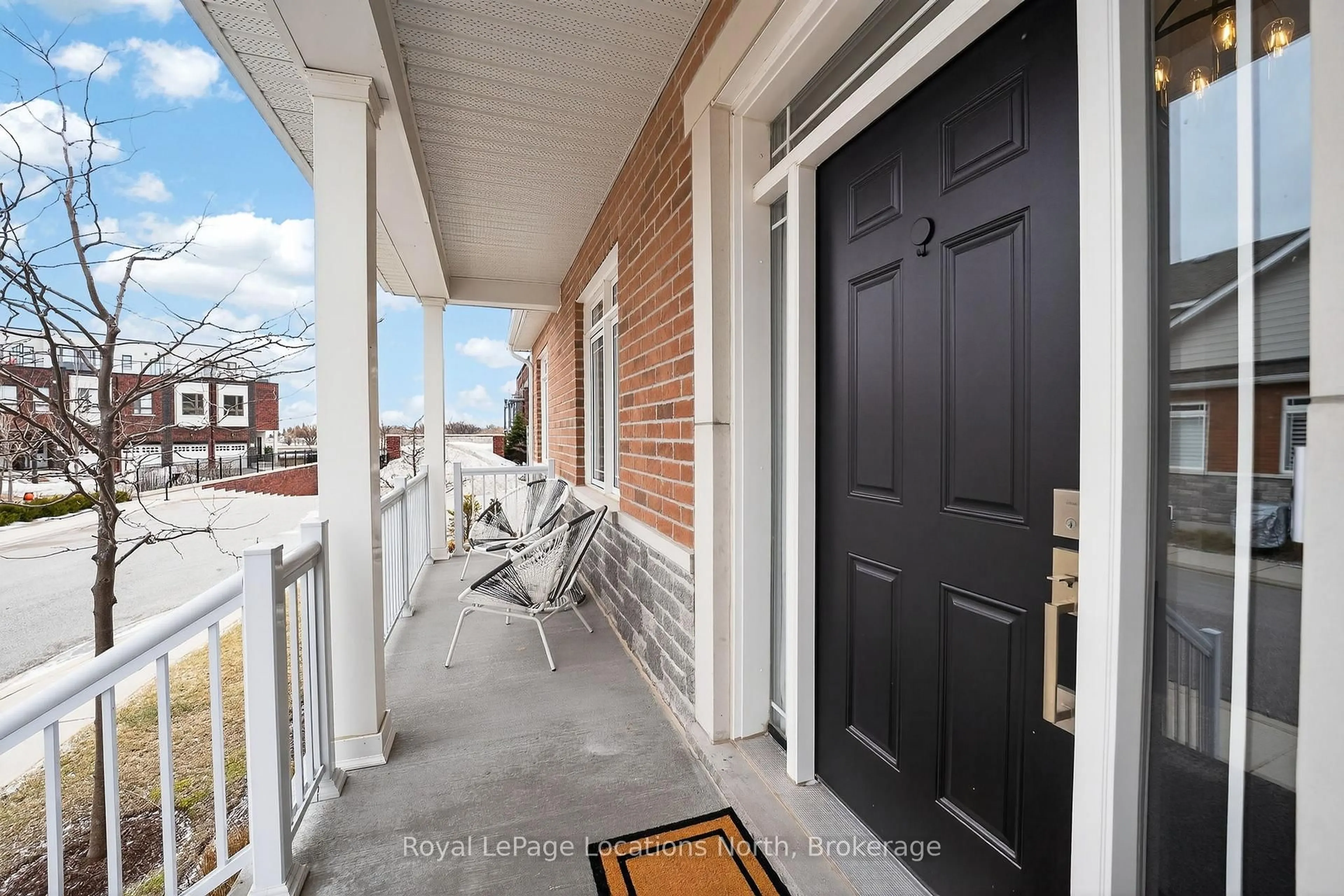 Indoor entryway for 13 North Pine St #1, Collingwood Ontario L9Y 0J9