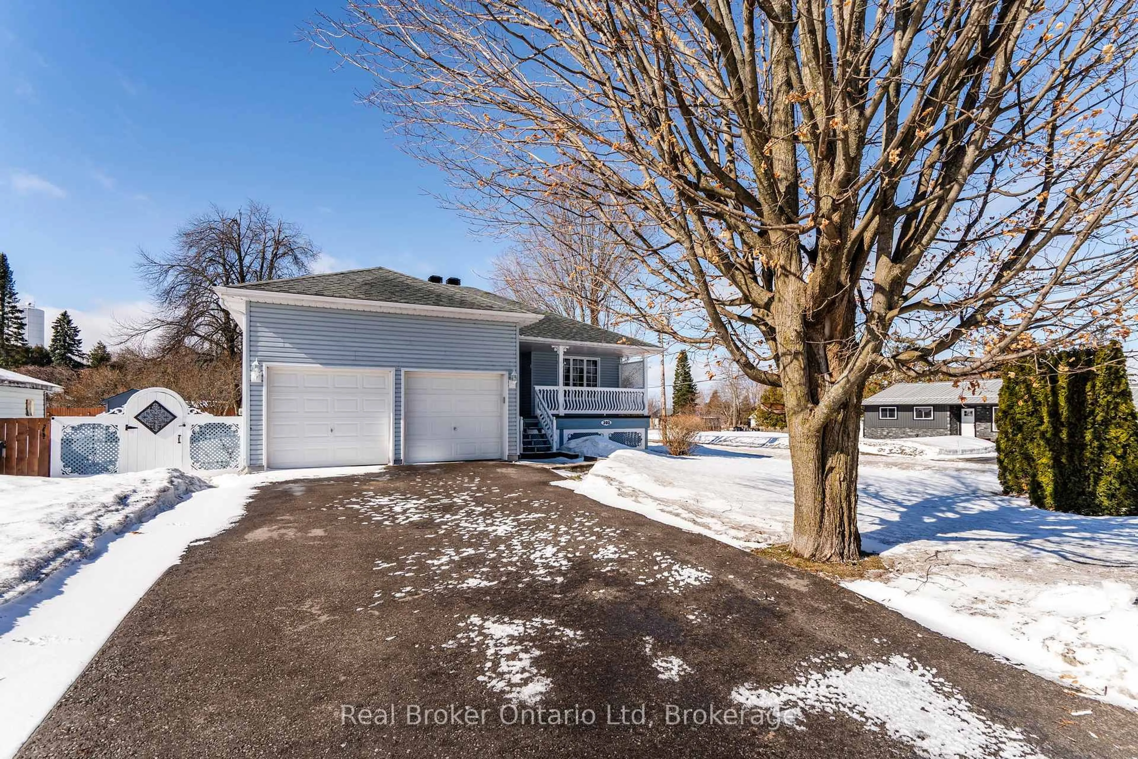 Unknown for 202 Ouida St, Tay Ontario L0K 2C0