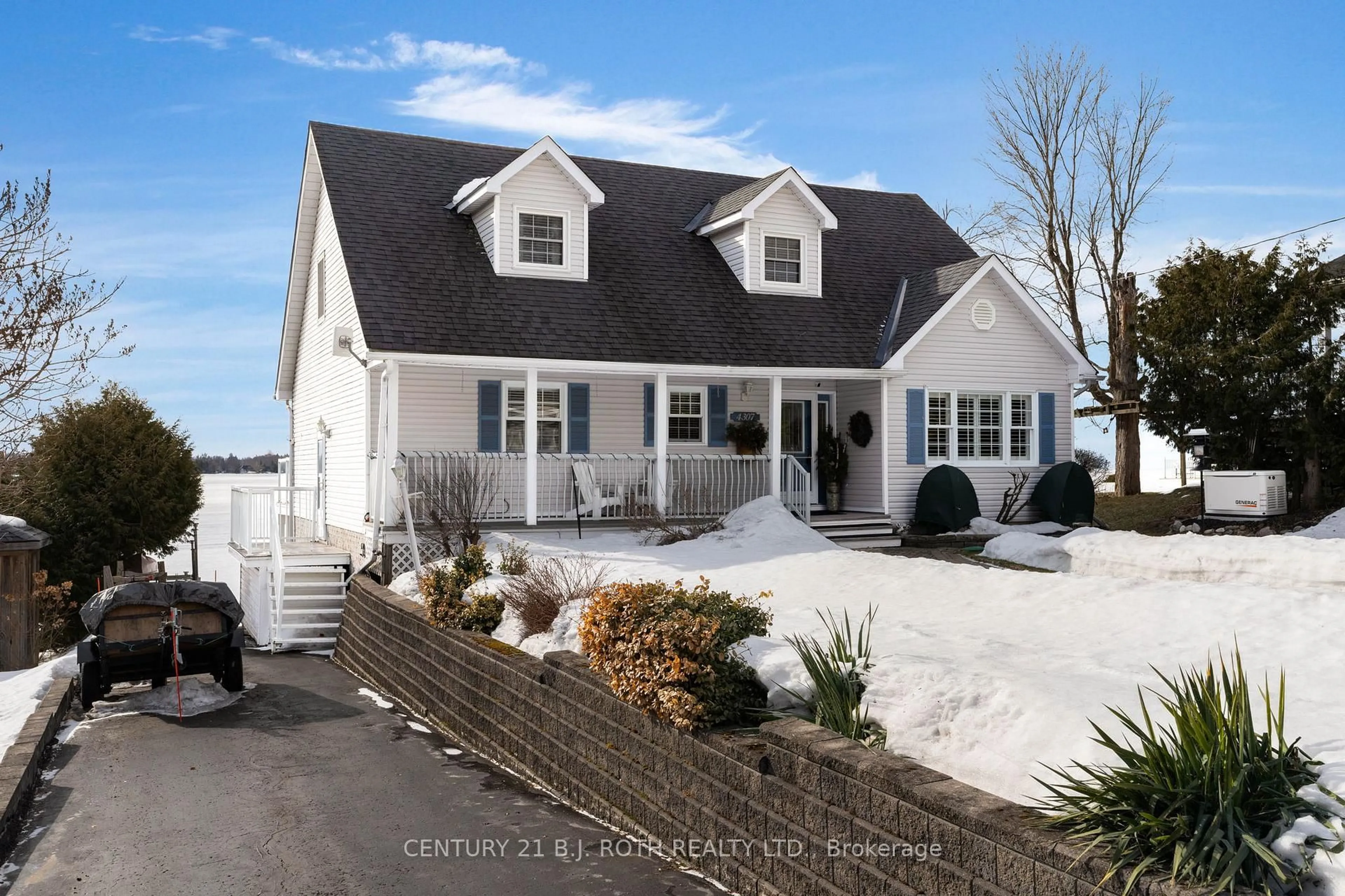 Home with vinyl exterior material, unknown for 4307 Orkney Beach Rd, Ramara Ontario L3V 0S1