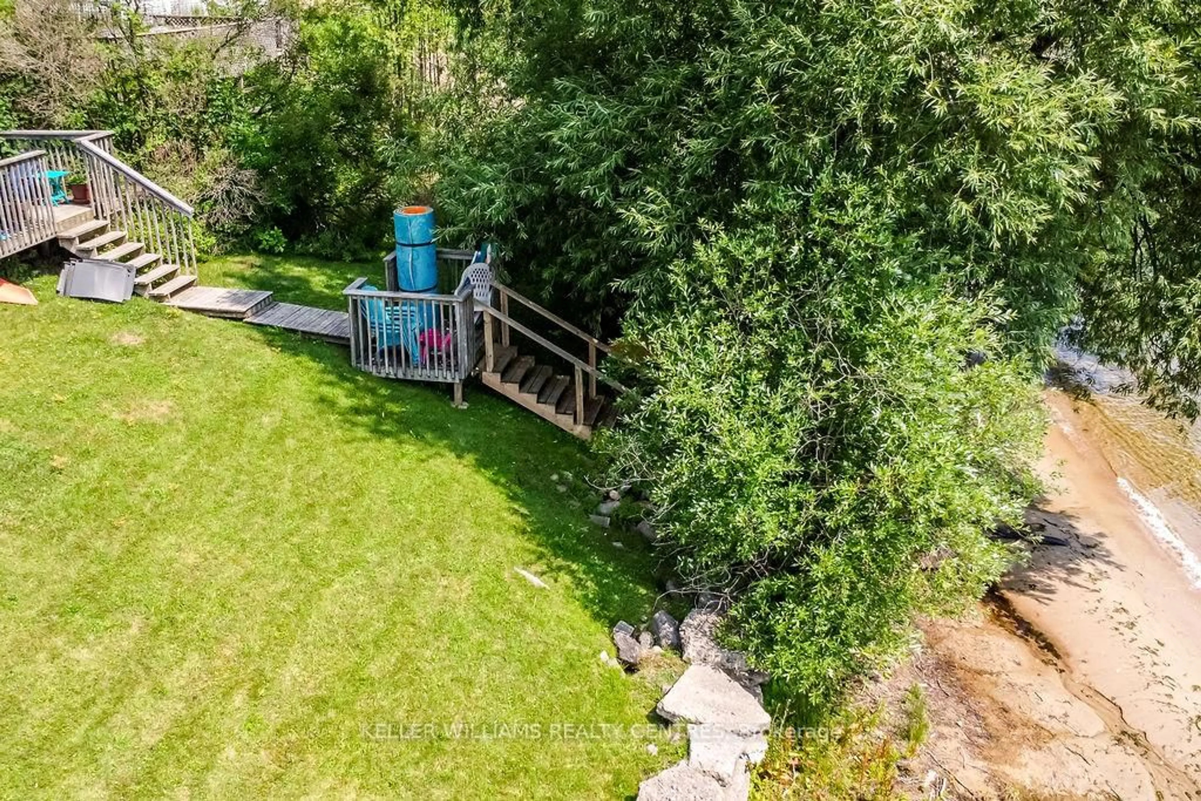 A pic from outside/outdoor area/front of a property/back of a property/a pic from drone, unknown for 379 Champlain Rd, Penetanguishene Ontario L9M 1S3