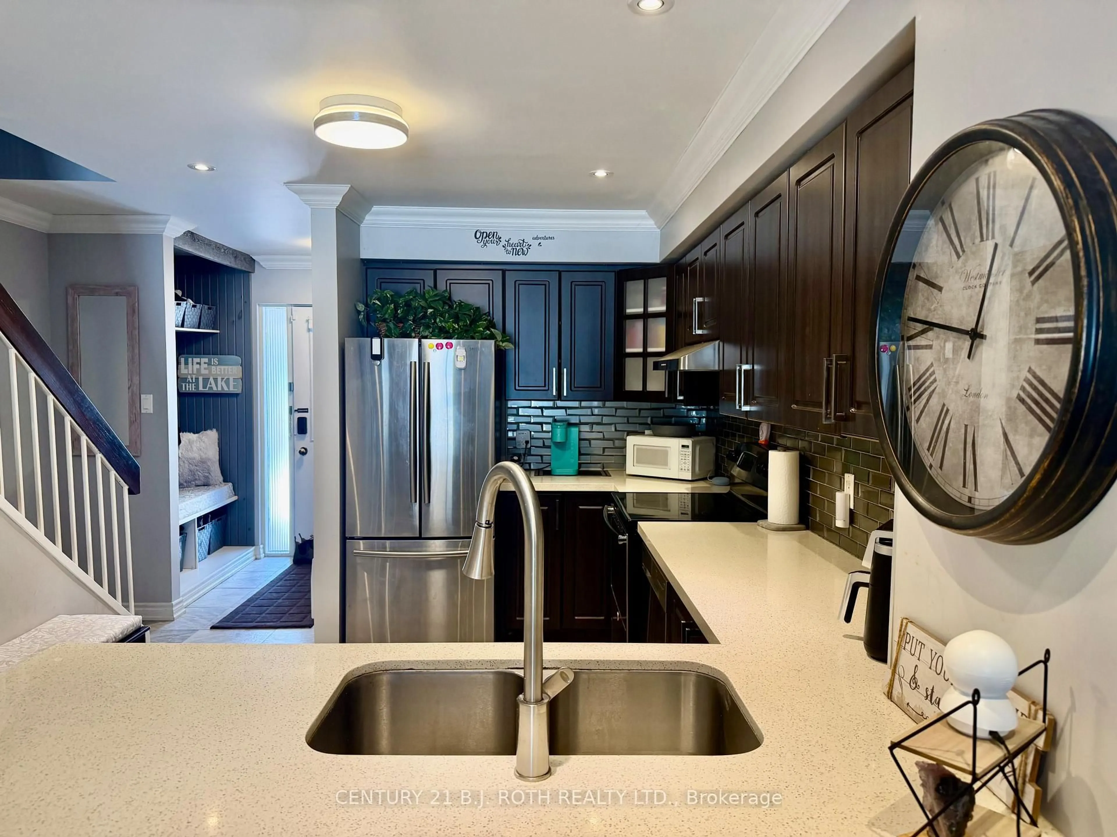 Open concept kitchen, ceramic/tile floor for 70 Laguna Pkwy #6, Ramara Ontario L0K 1B0