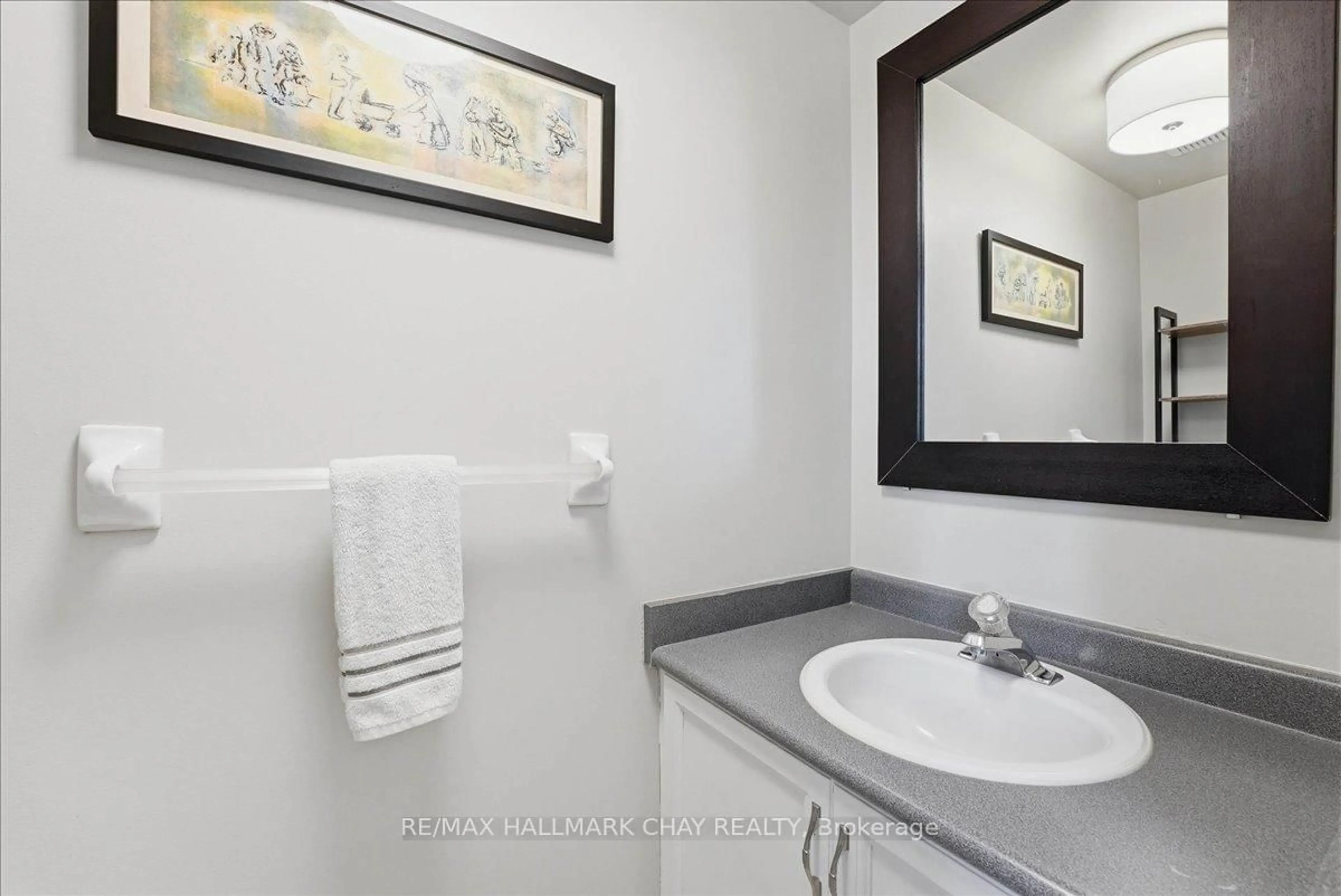 Standard bathroom, ceramic/tile floor for 120 D'ambrosio Dr #26, Barrie Ontario L4N 7W3