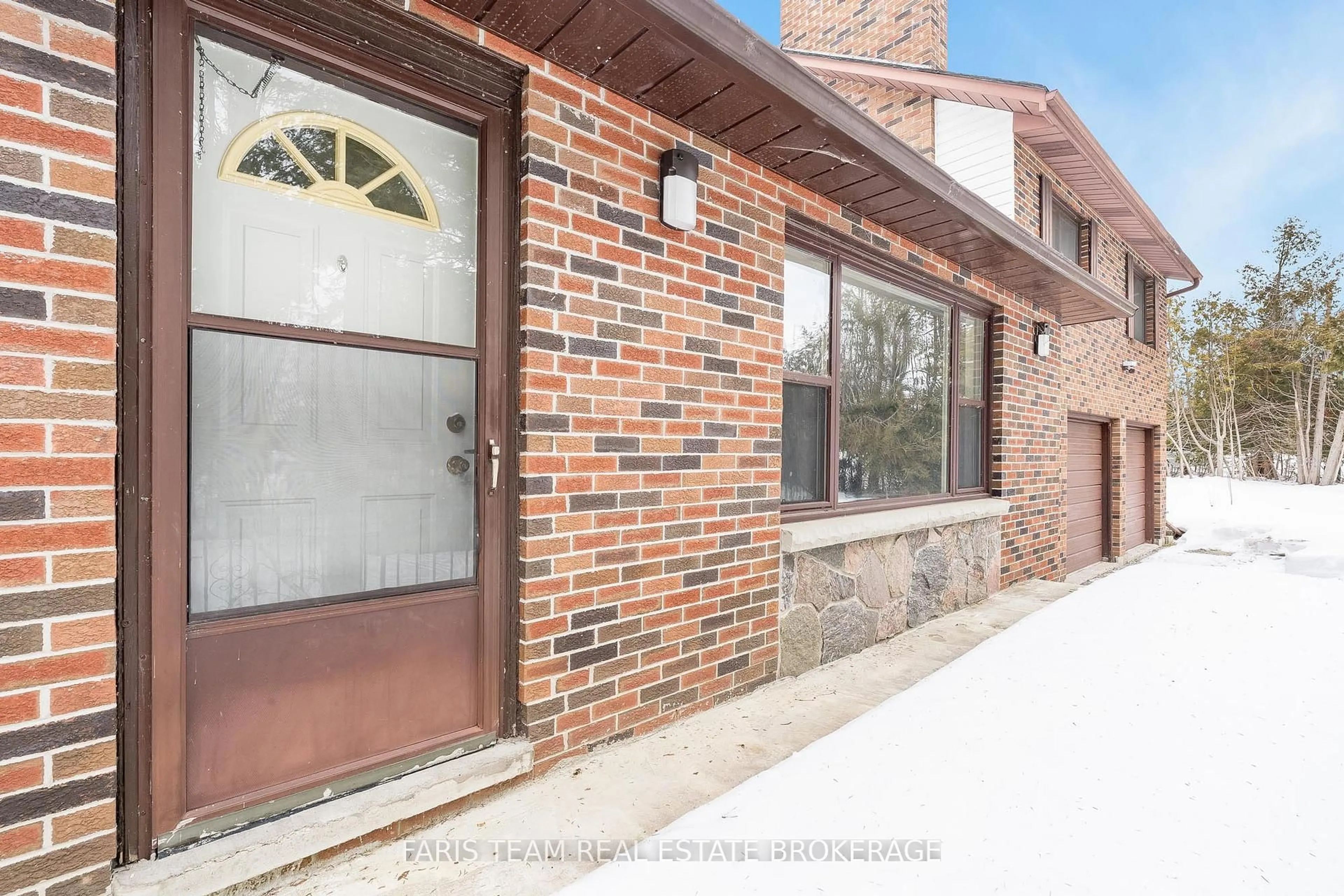 Home with brick exterior material, street for 9 Yvonne Cres, Oro-Medonte Ontario L0L 1T0
