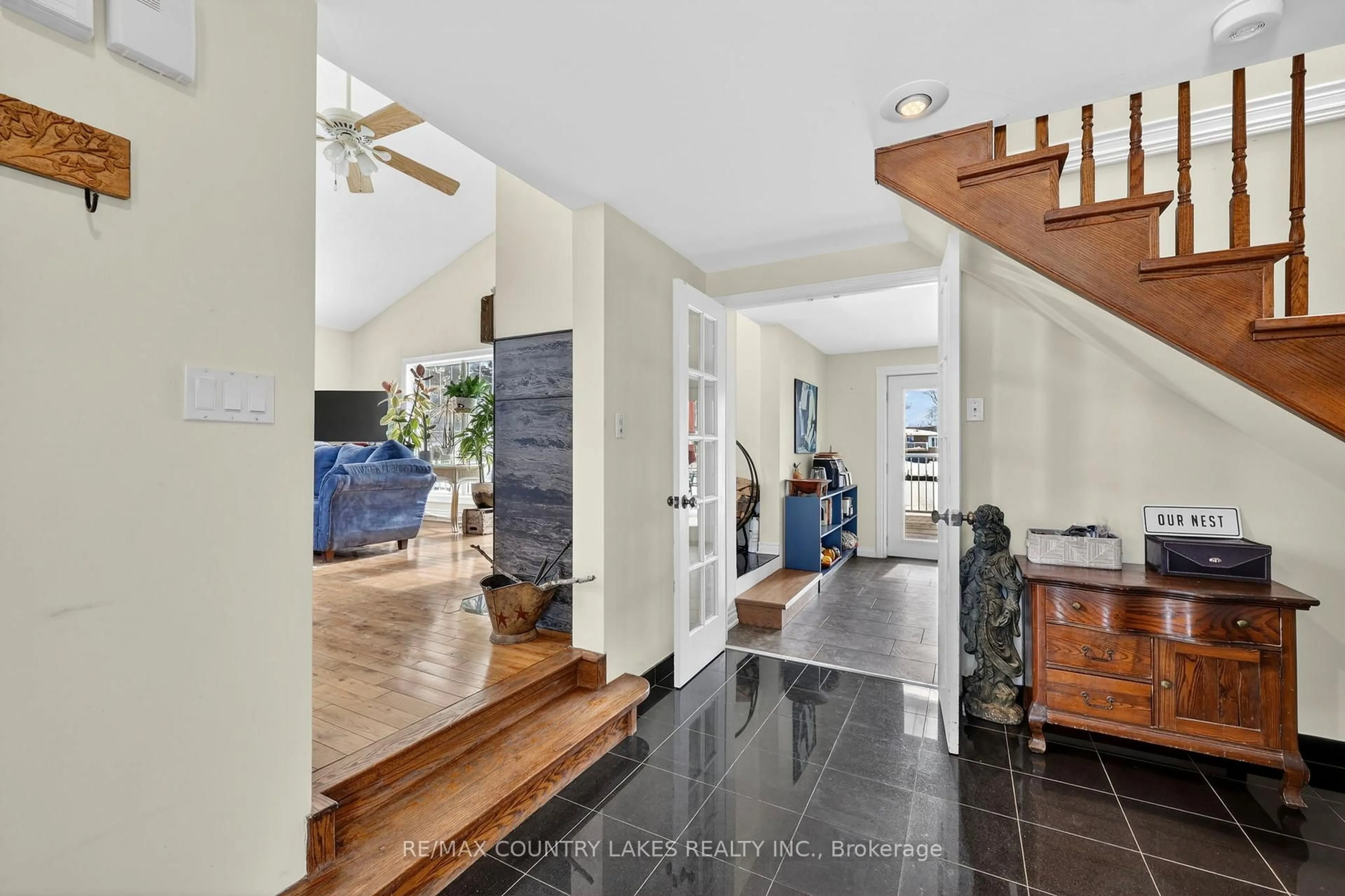 Indoor entryway for 52 Turtle Path, Ramara Ontario L0K 1B0