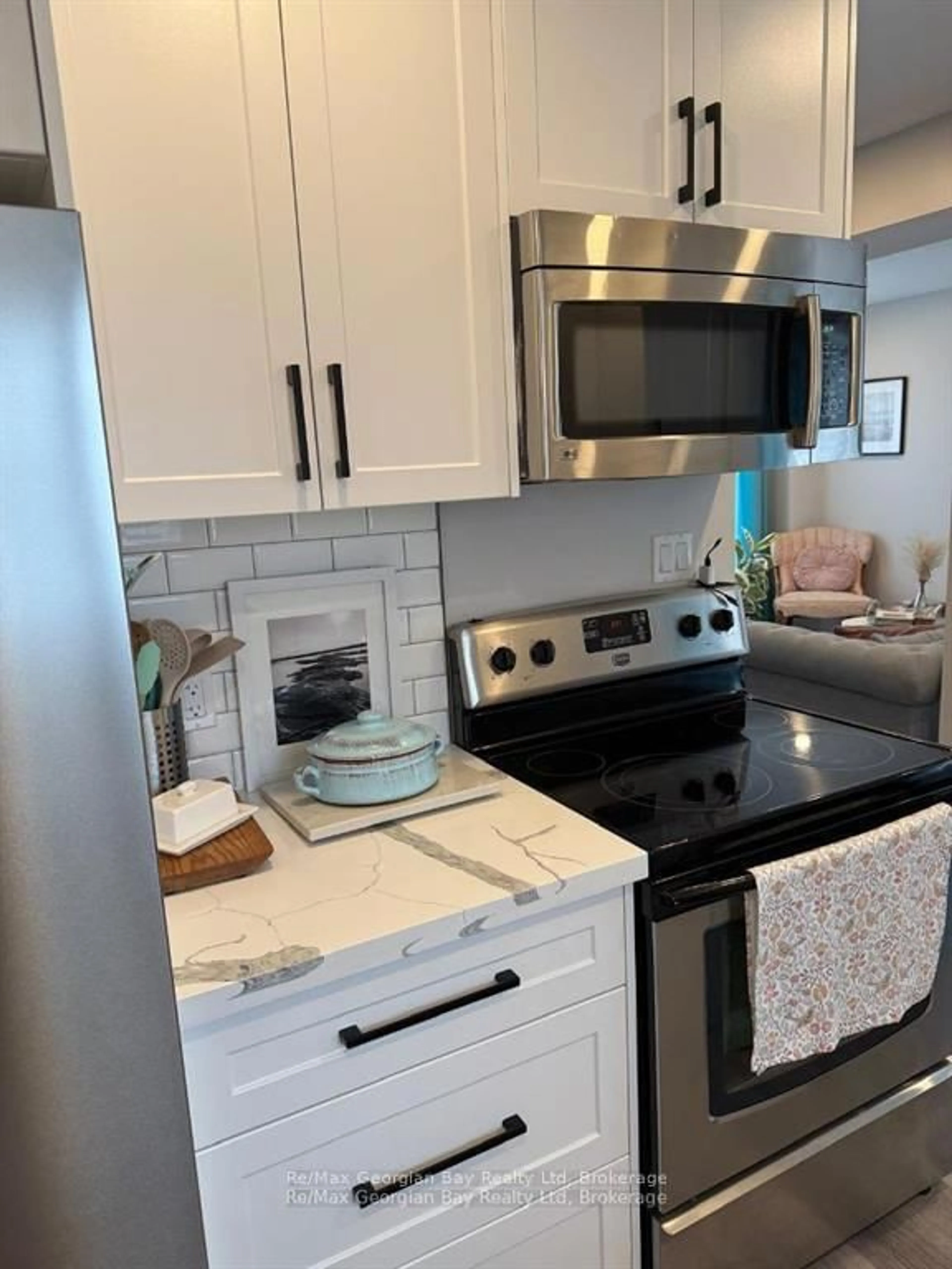 Unknown for 334 Rose Cres, Midland Ontario L4R 5C1