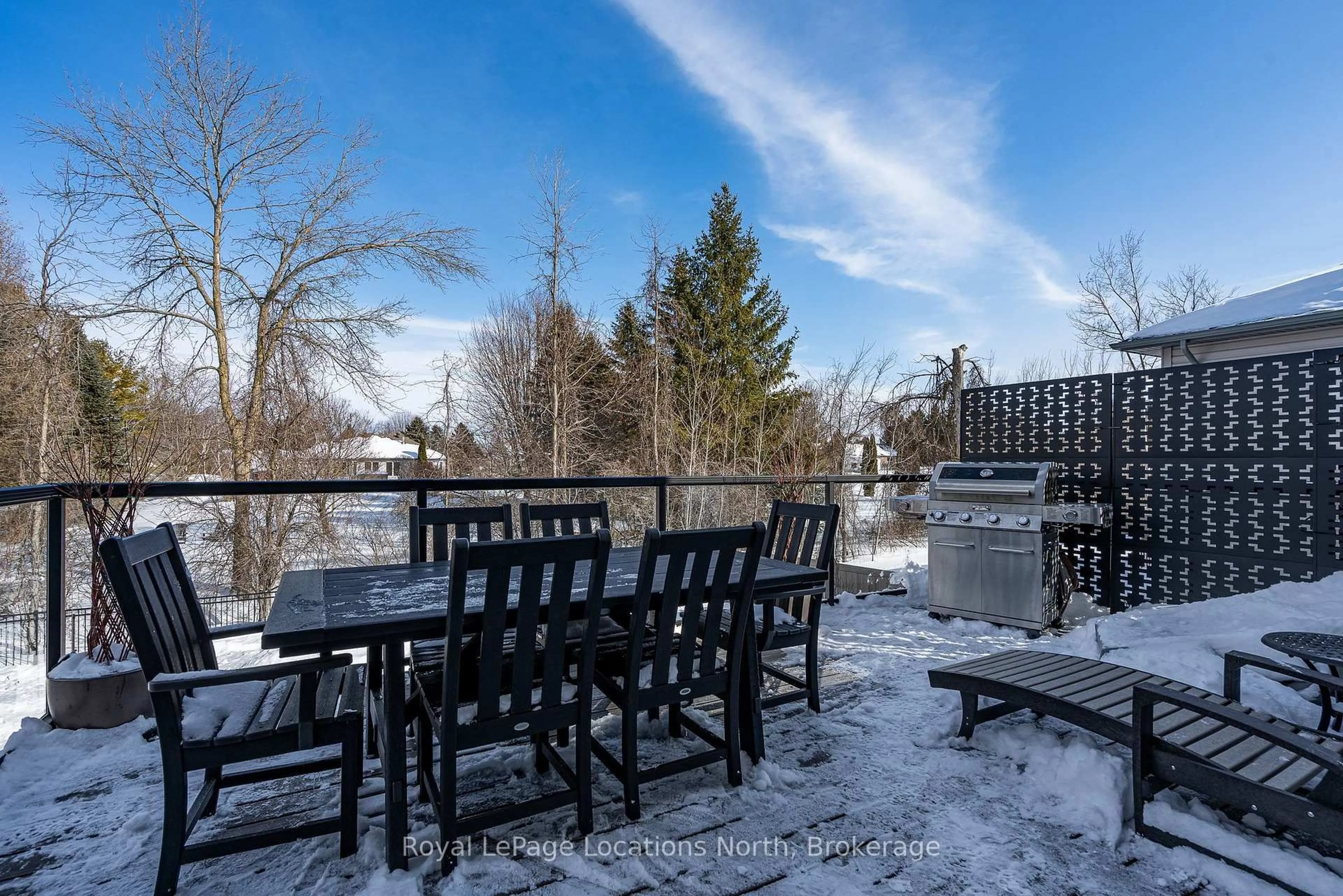Patio, water/lake/river/ocean view for 31 Emerald St, Wasaga Beach Ontario L9Z 0K8