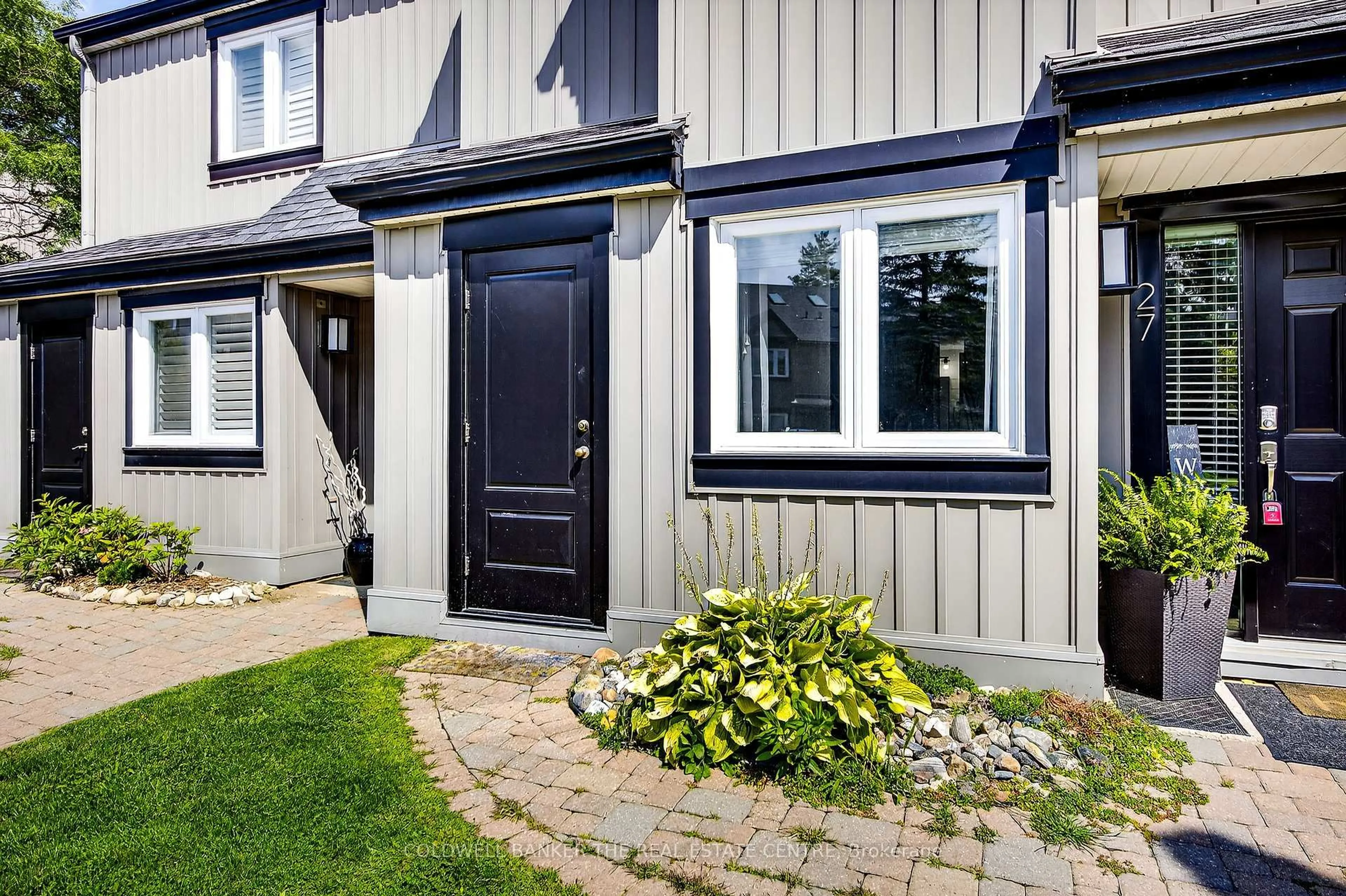 Home with vinyl exterior material, street for 5 Harbour St #27, Collingwood Ontario L9Y 5C5