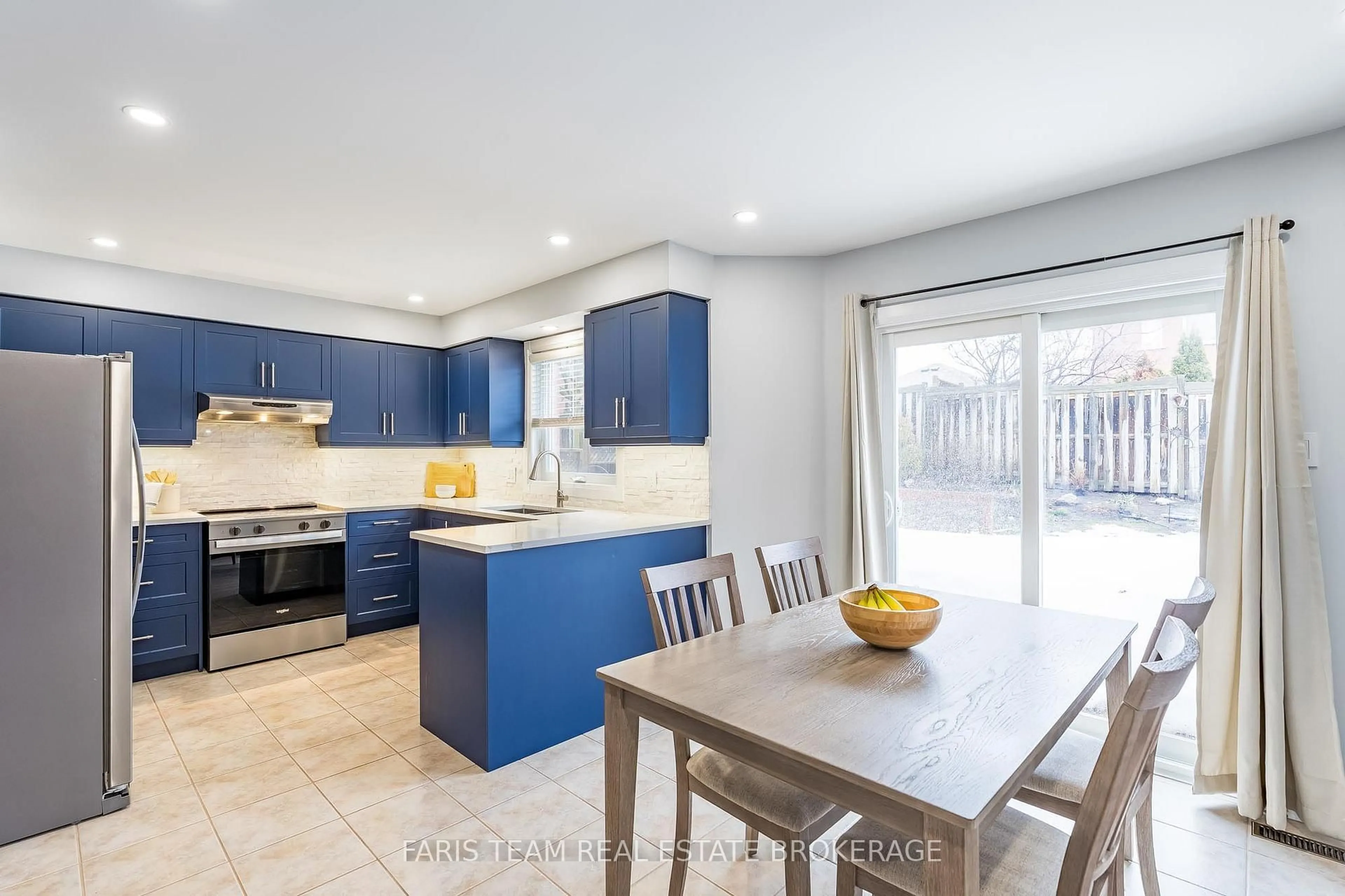 Open concept kitchen, ceramic/tile floor for 7 Meyer Ave, Barrie Ontario L4M 6X2