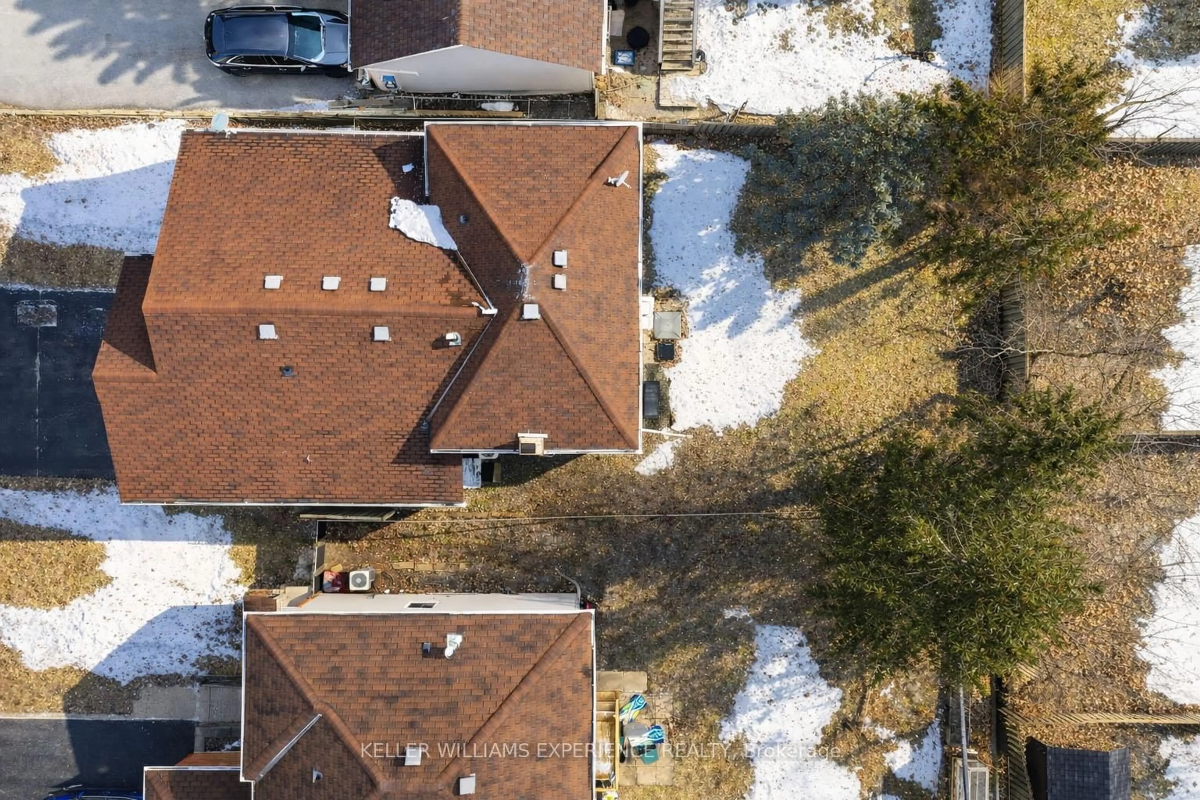 A pic from outside/outdoor area/front of a property/back of a property/a pic from drone, city buildings view from balcony for 21 Knicely Rd, Barrie Ontario L4N 6V3