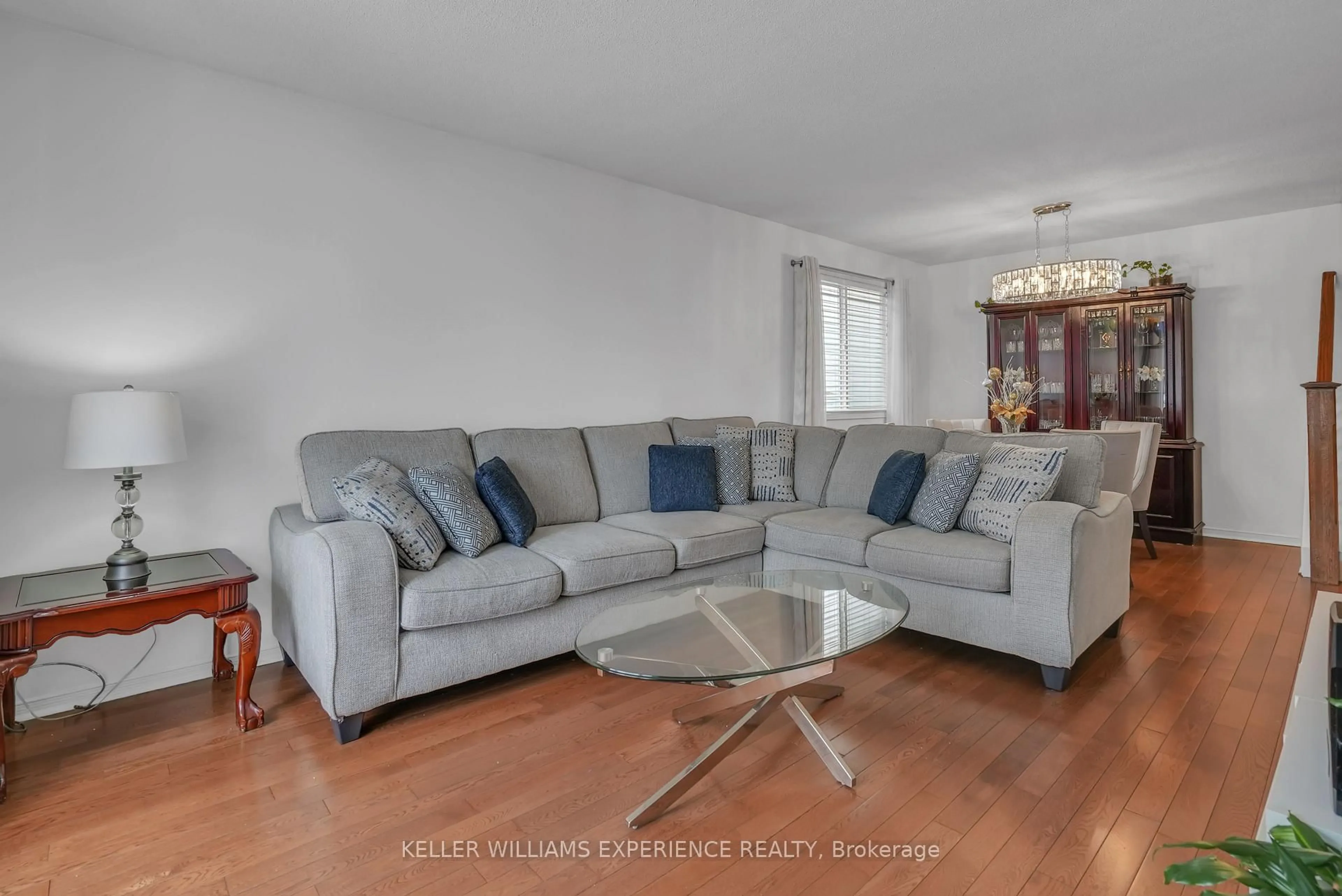 Living room with furniture, unknown for 21 Knicely Rd, Barrie Ontario L4N 6V3