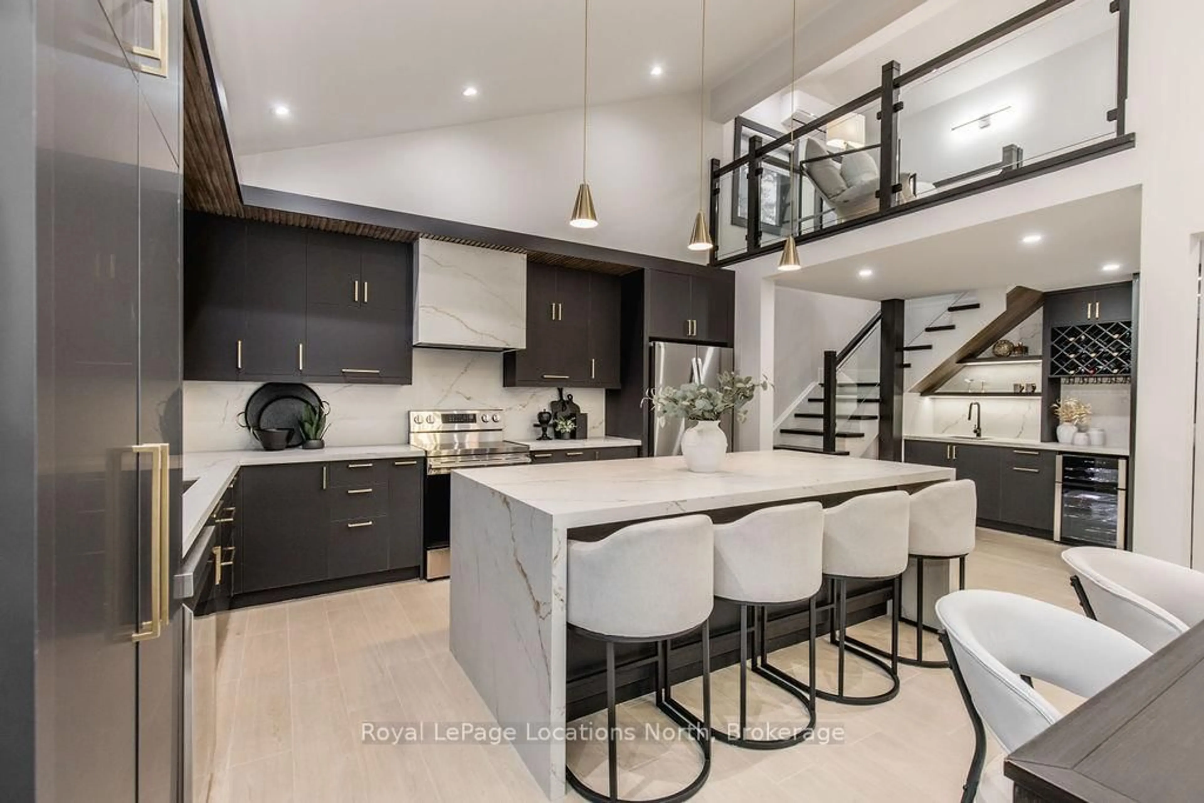 Contemporary kitchen, unknown for 478 Golf Course Rd, Wasaga Beach Ontario L9Z 1S5