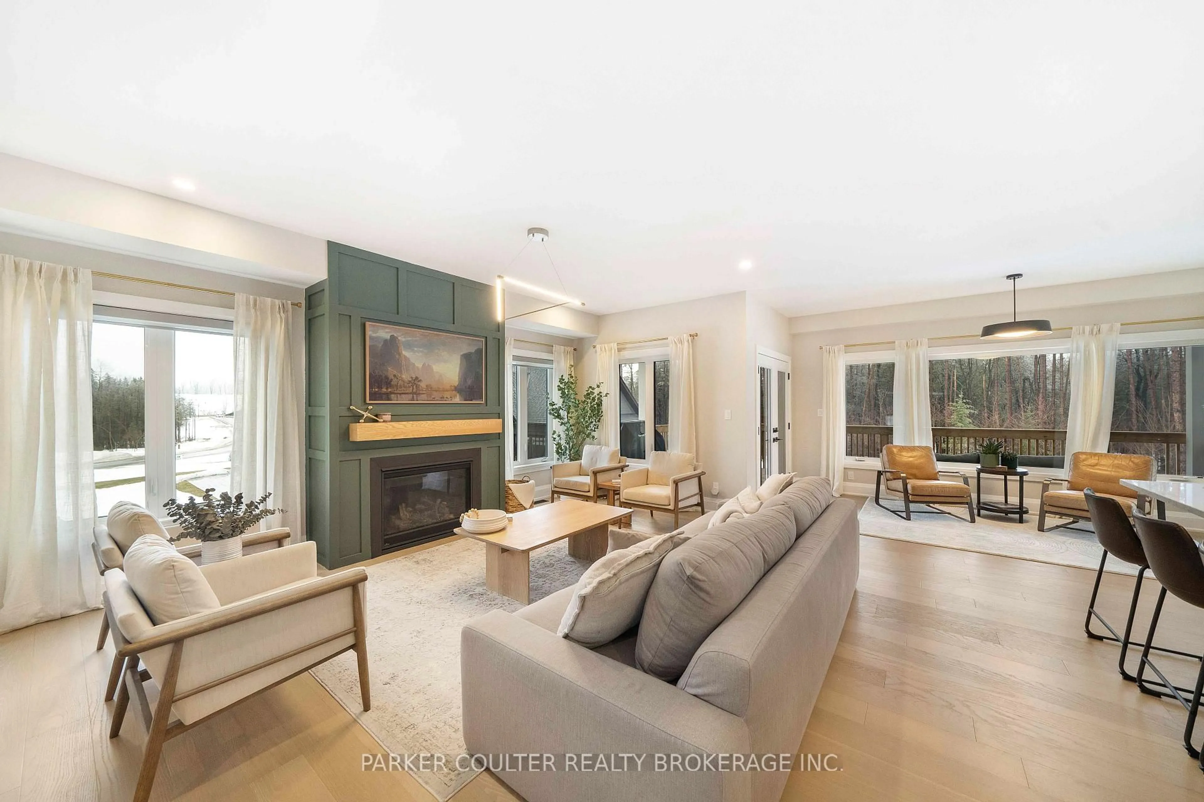 Living room with furniture, unknown for 70 Georgian Grande Dr, Oro-Medonte Ontario L0K 1E0