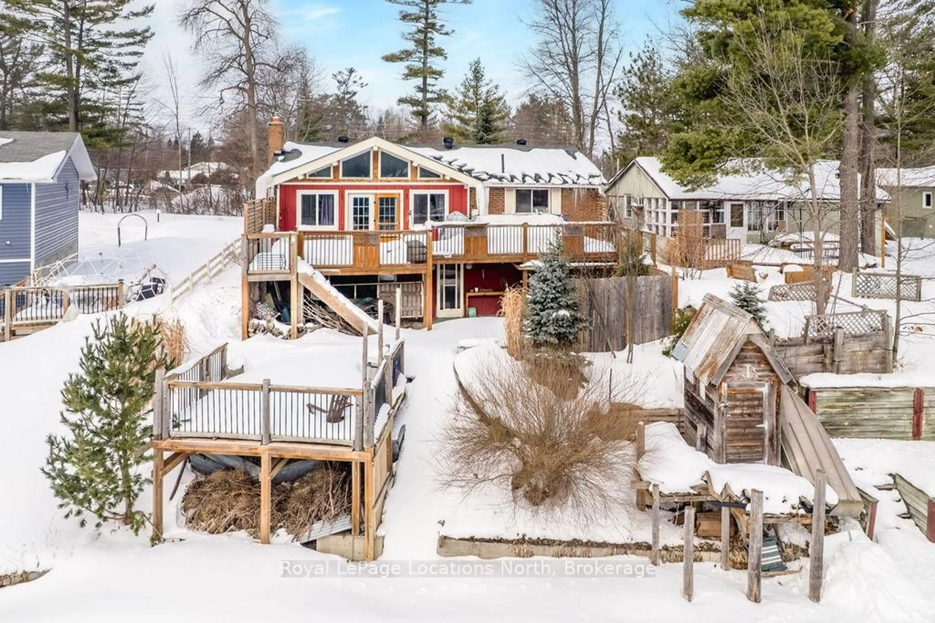 A pic from outside/outdoor area/front of a property/back of a property/a pic from drone, street for 43 SUNNYSIDE Lane, Wasaga Beach Ontario L9Z 2M5