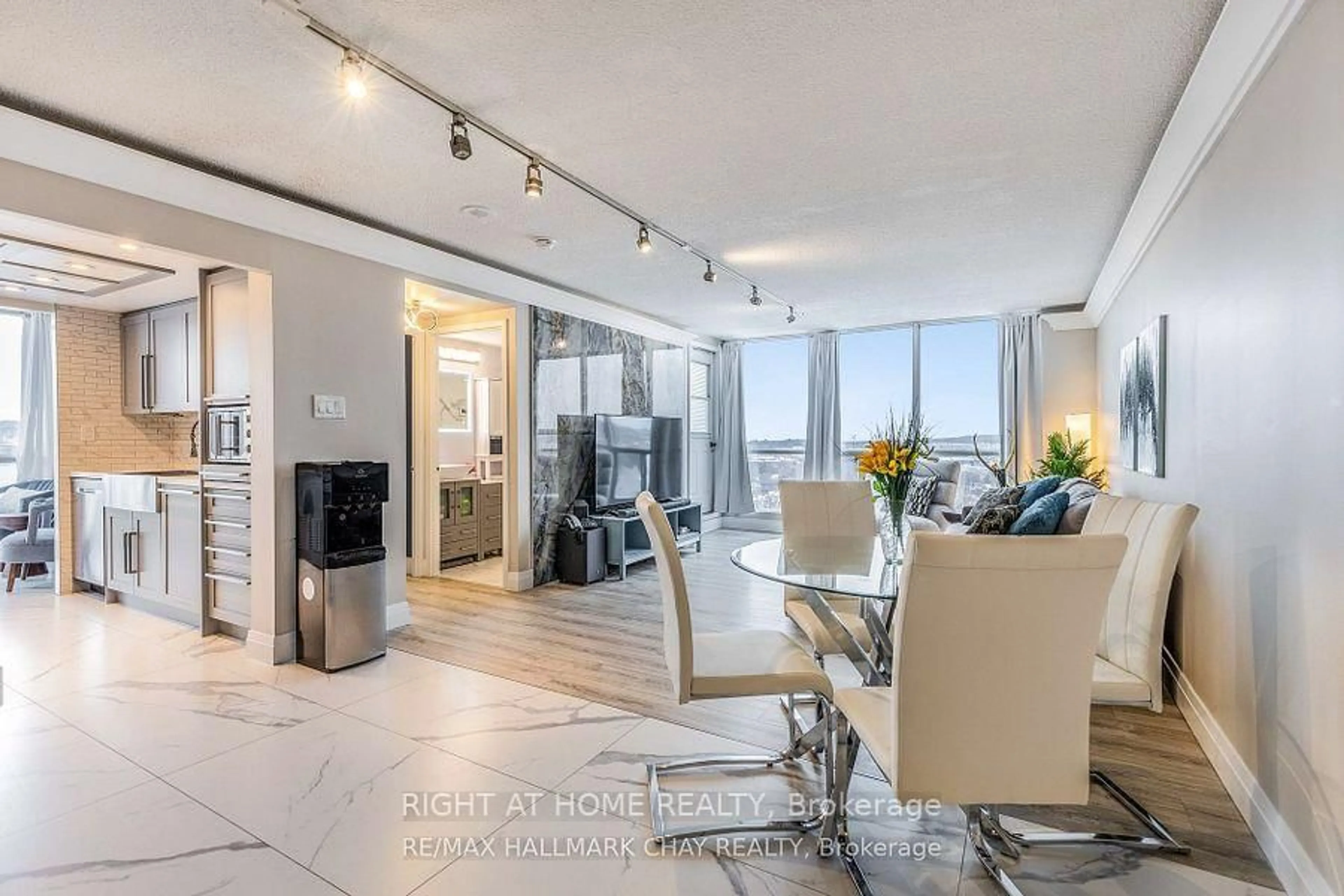 Unknown for 65 Ellen St #1208, Barrie Ontario L4N 3A5