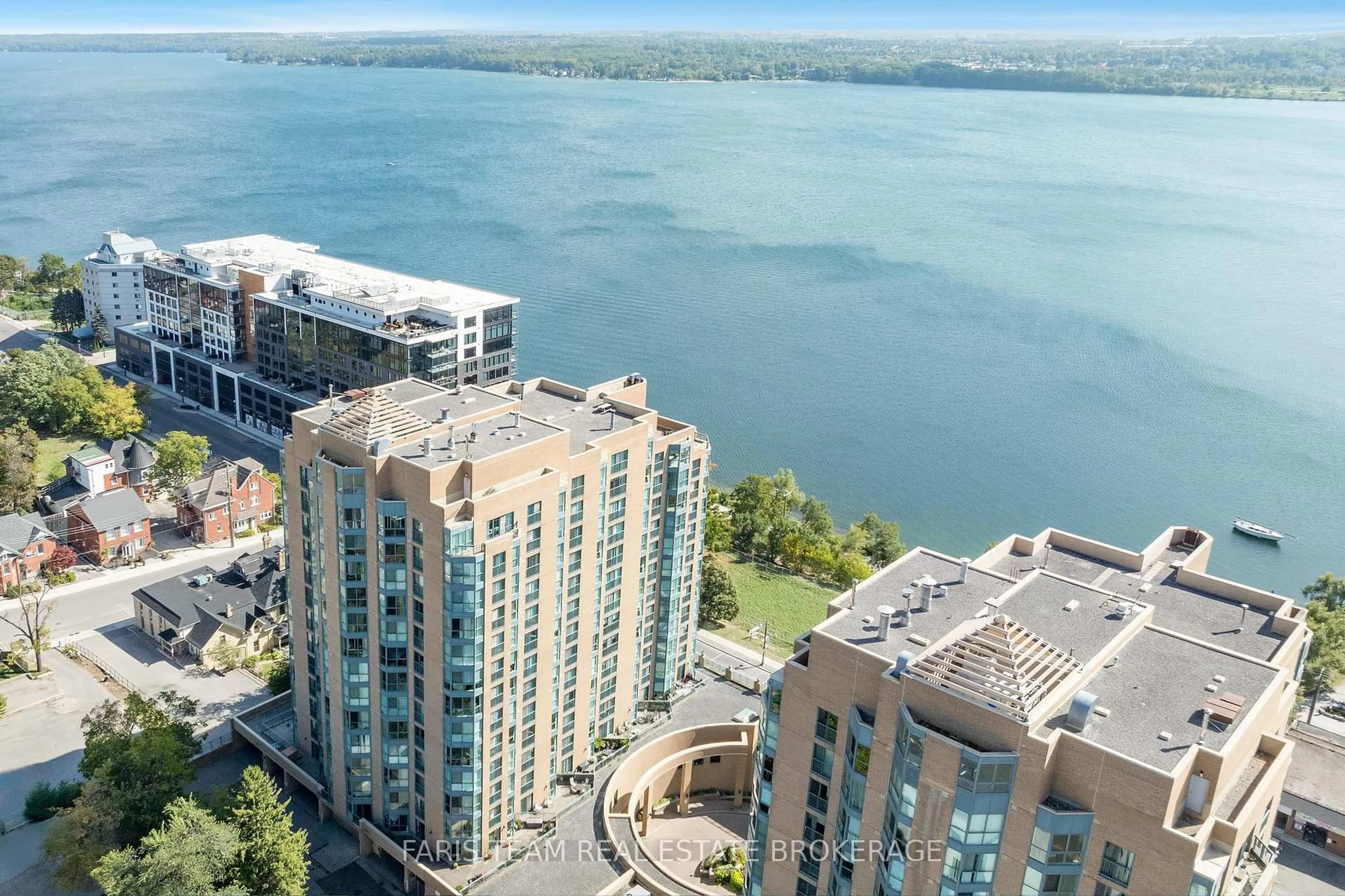 A pic from outside/outdoor area/front of a property/back of a property/a pic from drone, water/lake/river/ocean view for 150 Dunlop St #511, Barrie Ontario L4M 6H1