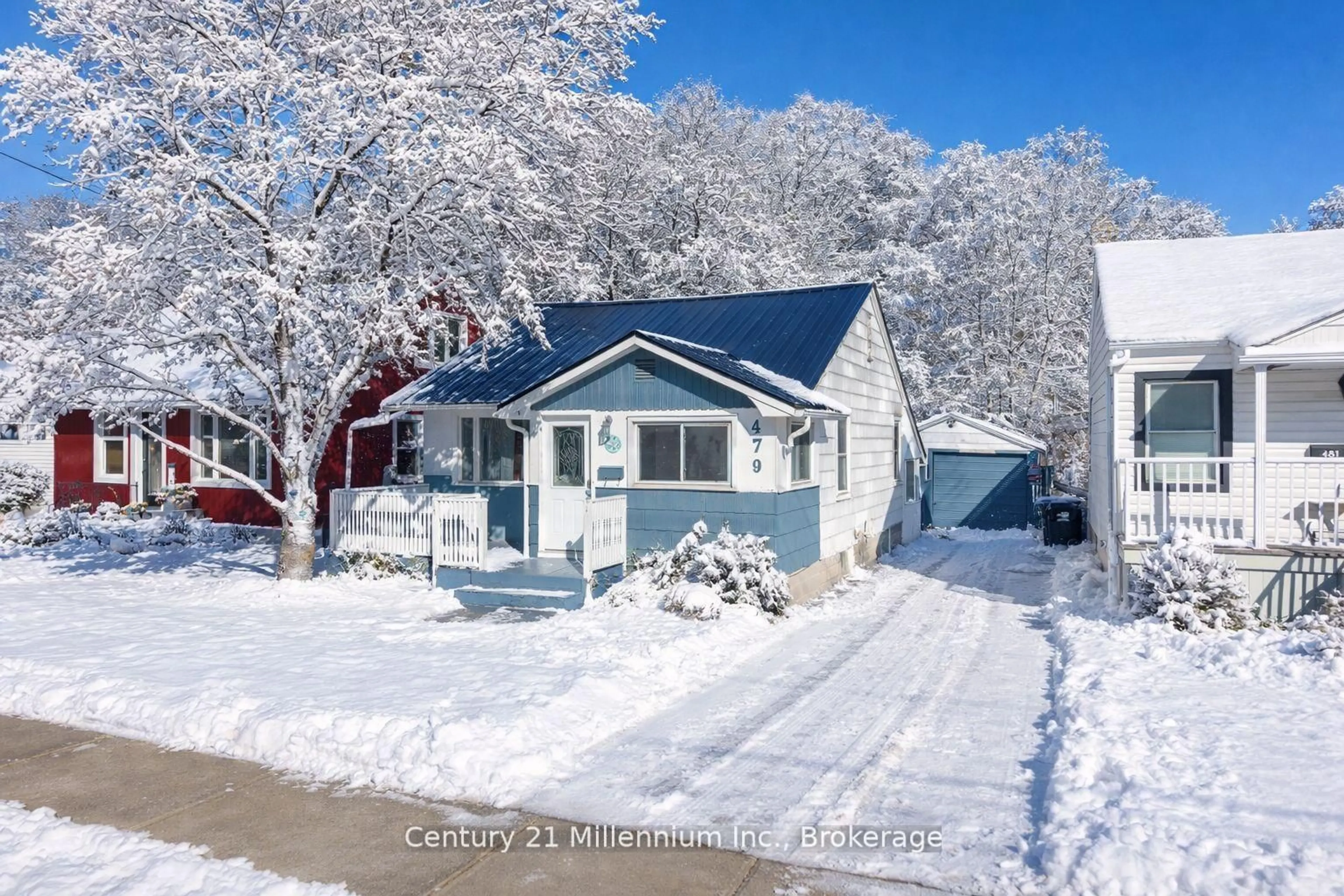 A pic from outside/outdoor area/front of a property/back of a property/a pic from drone, street for 479 Hurontario St, Collingwood Ontario L9Y 2M7