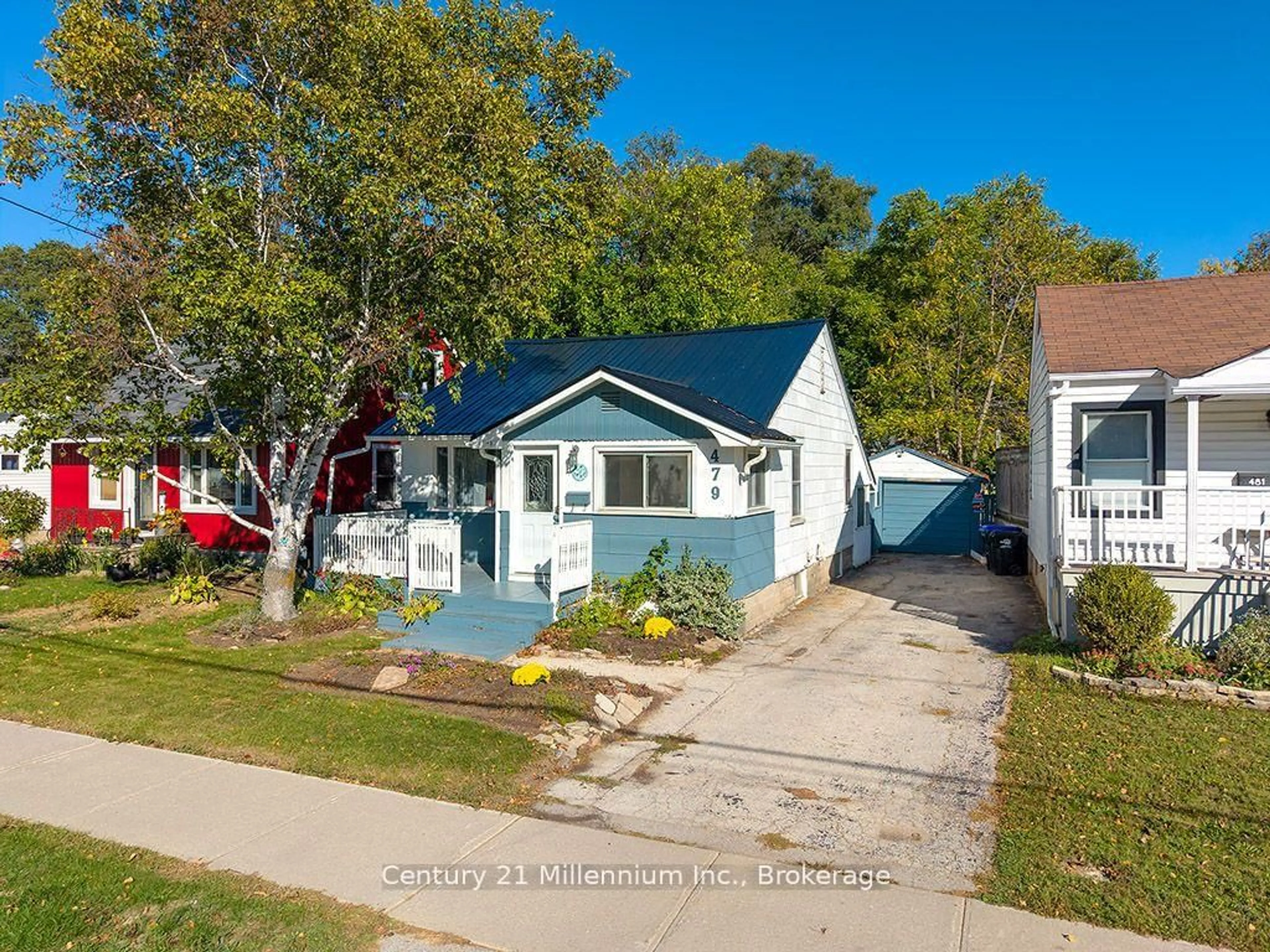 A pic from outside/outdoor area/front of a property/back of a property/a pic from drone, street for 479 Hurontario St, Collingwood Ontario L9Y 2M7