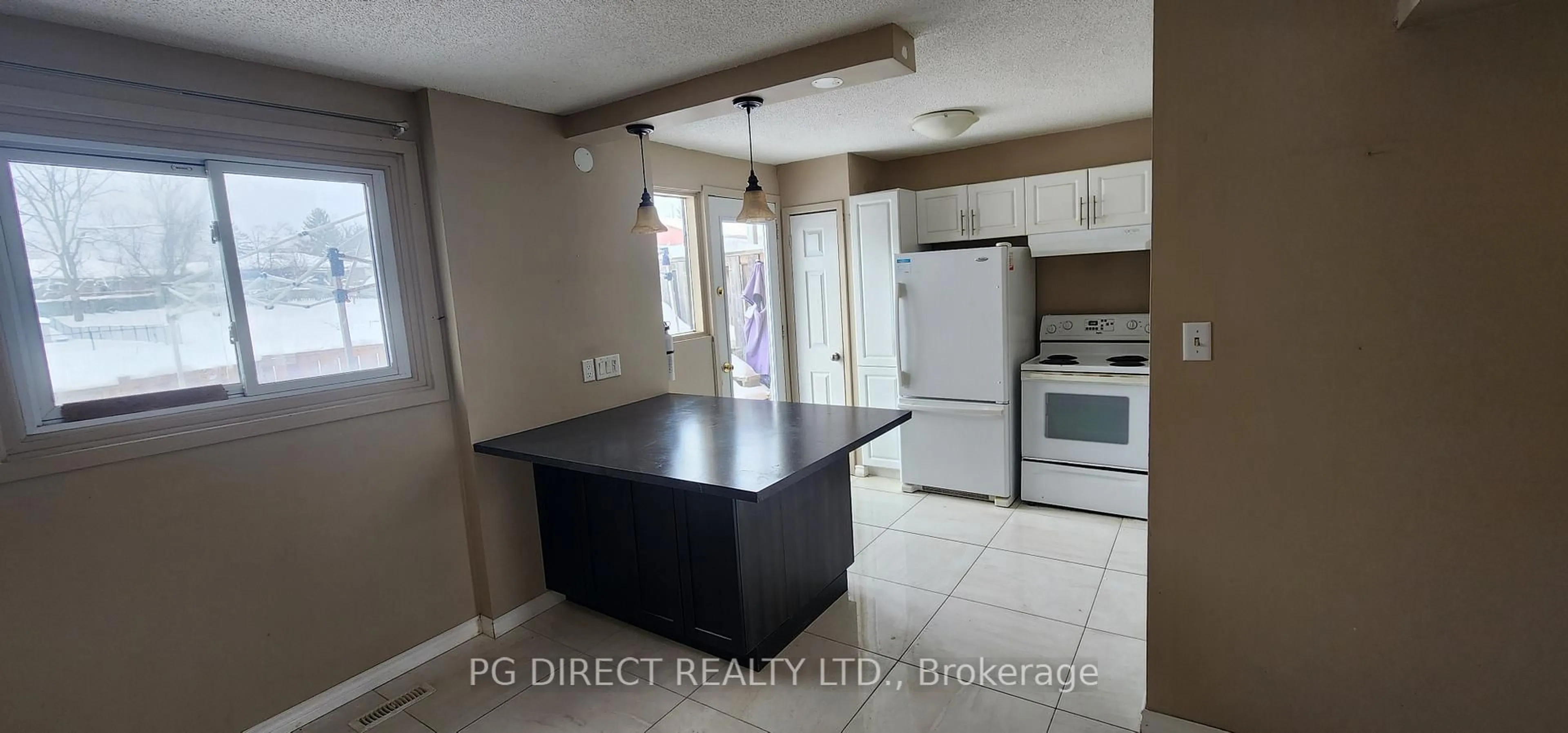 Open concept kitchen, unknown for 63 Ferris Lane #L10, Barrie Ontario L4M 5C4