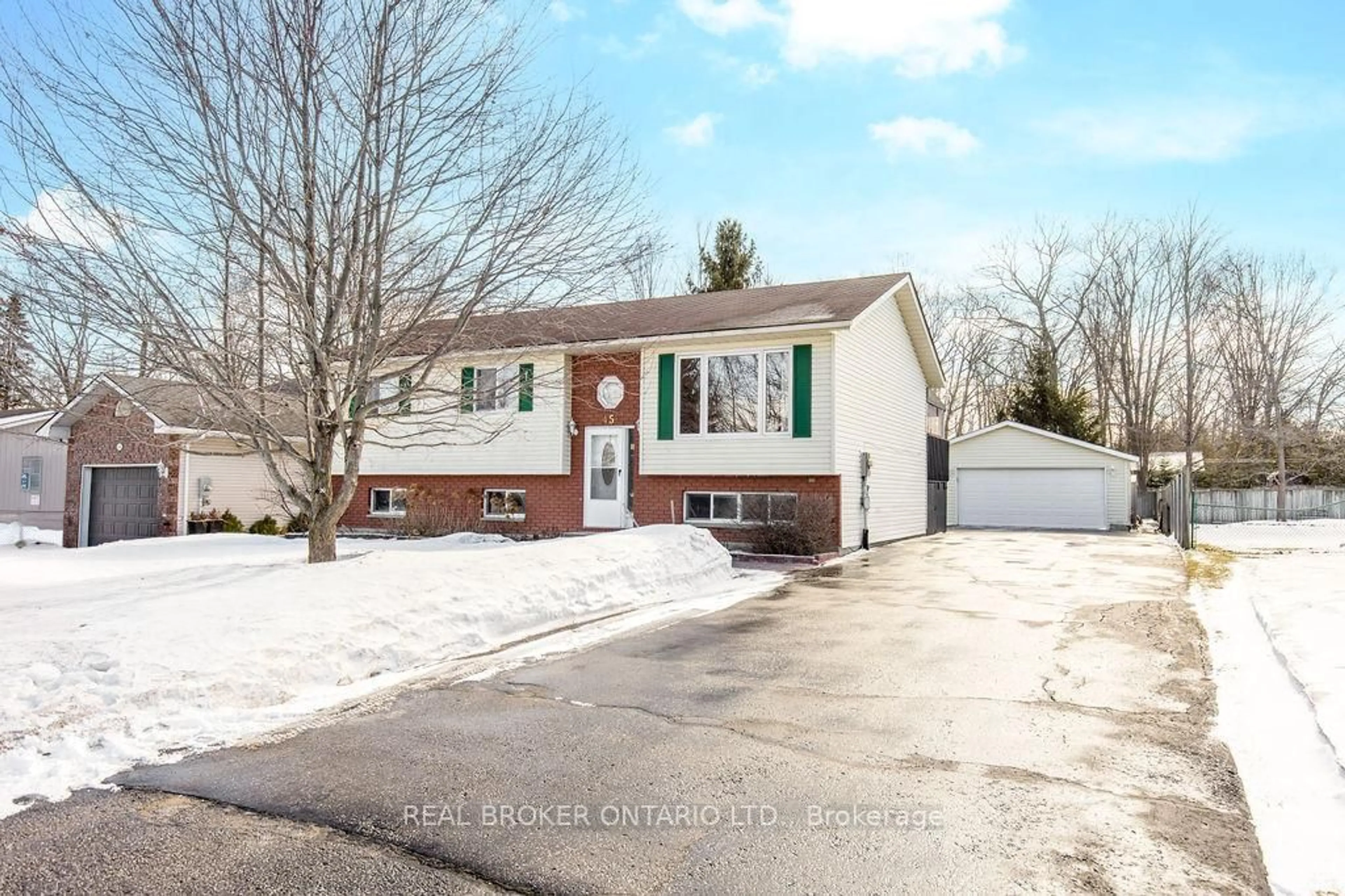 Unknown for 45 John Dillingno St, Tay Ontario L0K 2A0