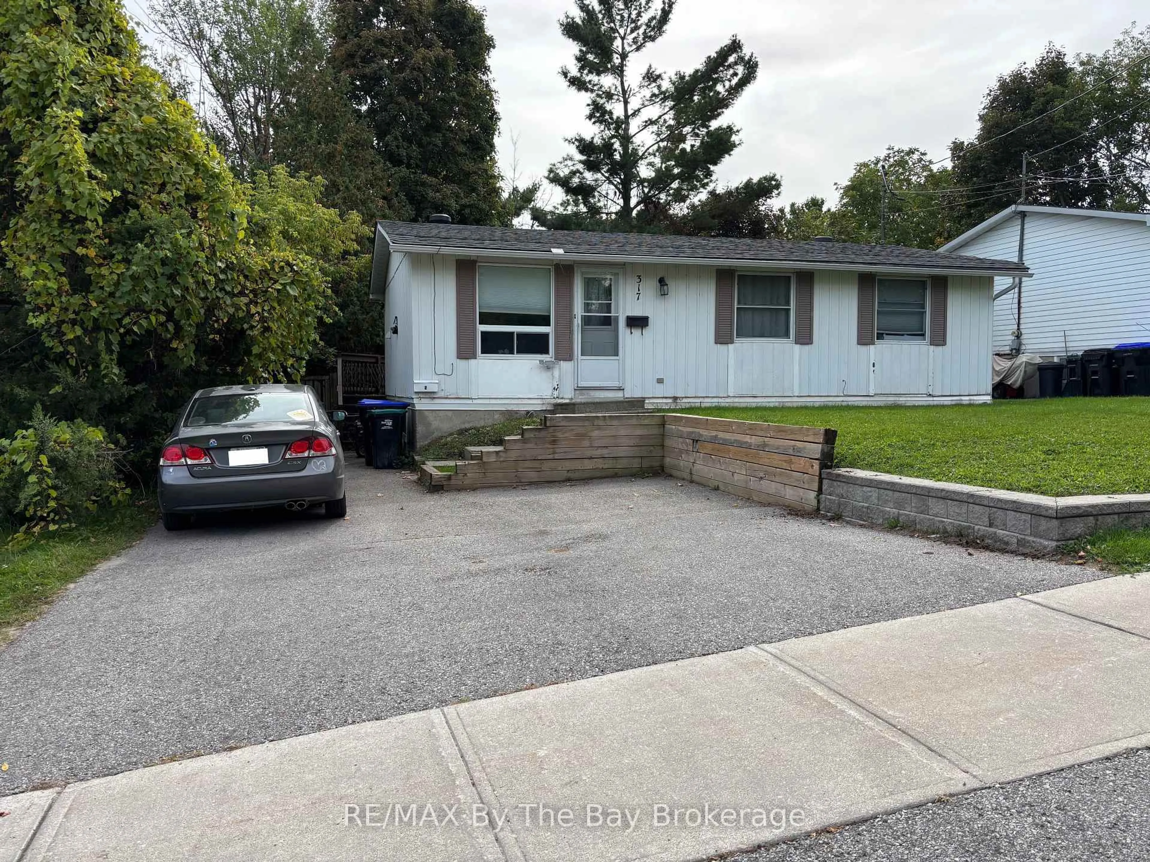 Unknown for 317 Hugel Ave, Midland Ontario L4R 1T5