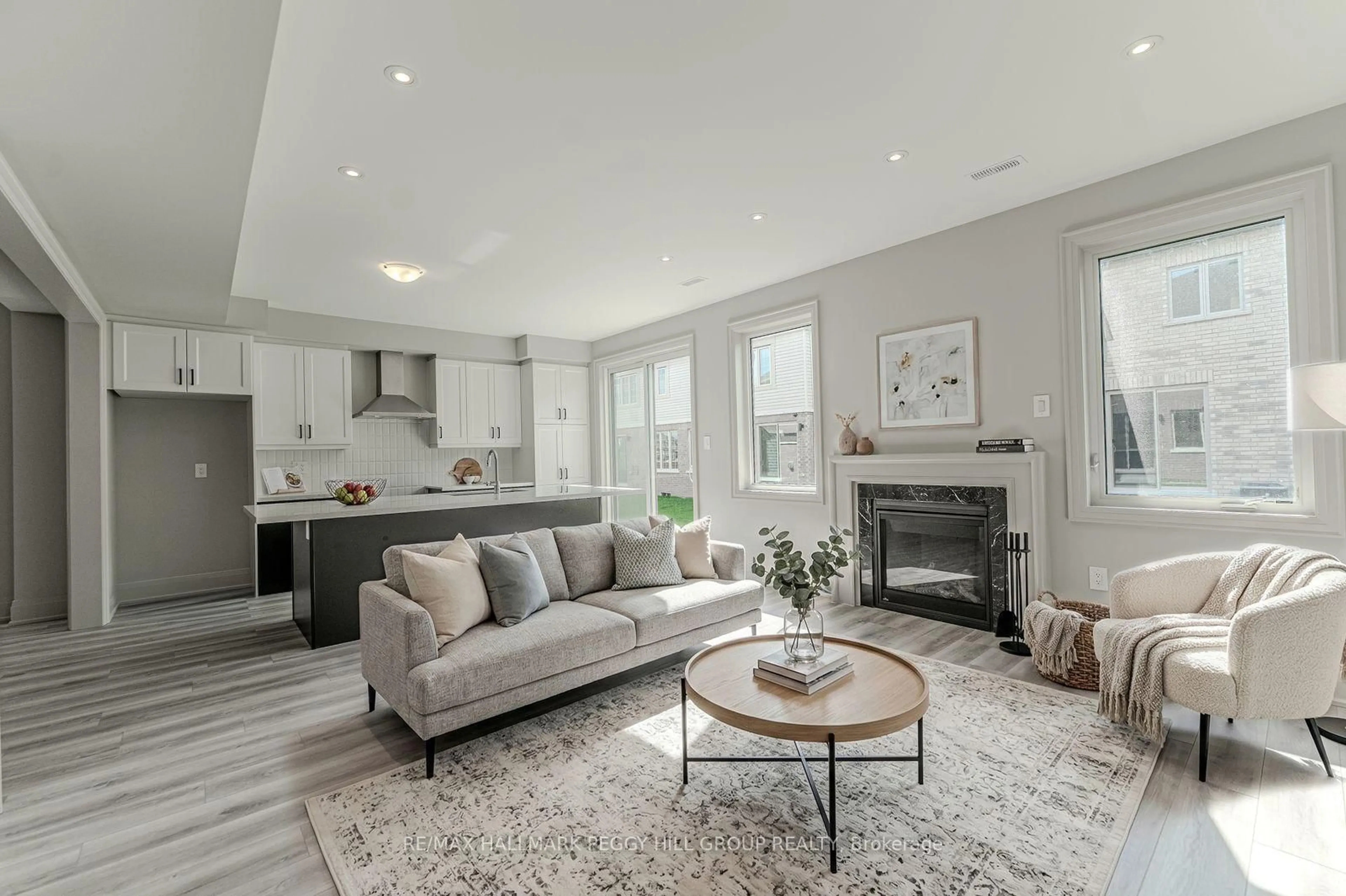 Living room with furniture, unknown for 5 Amsterdam Dr, Barrie Ontario L9J 0Z5