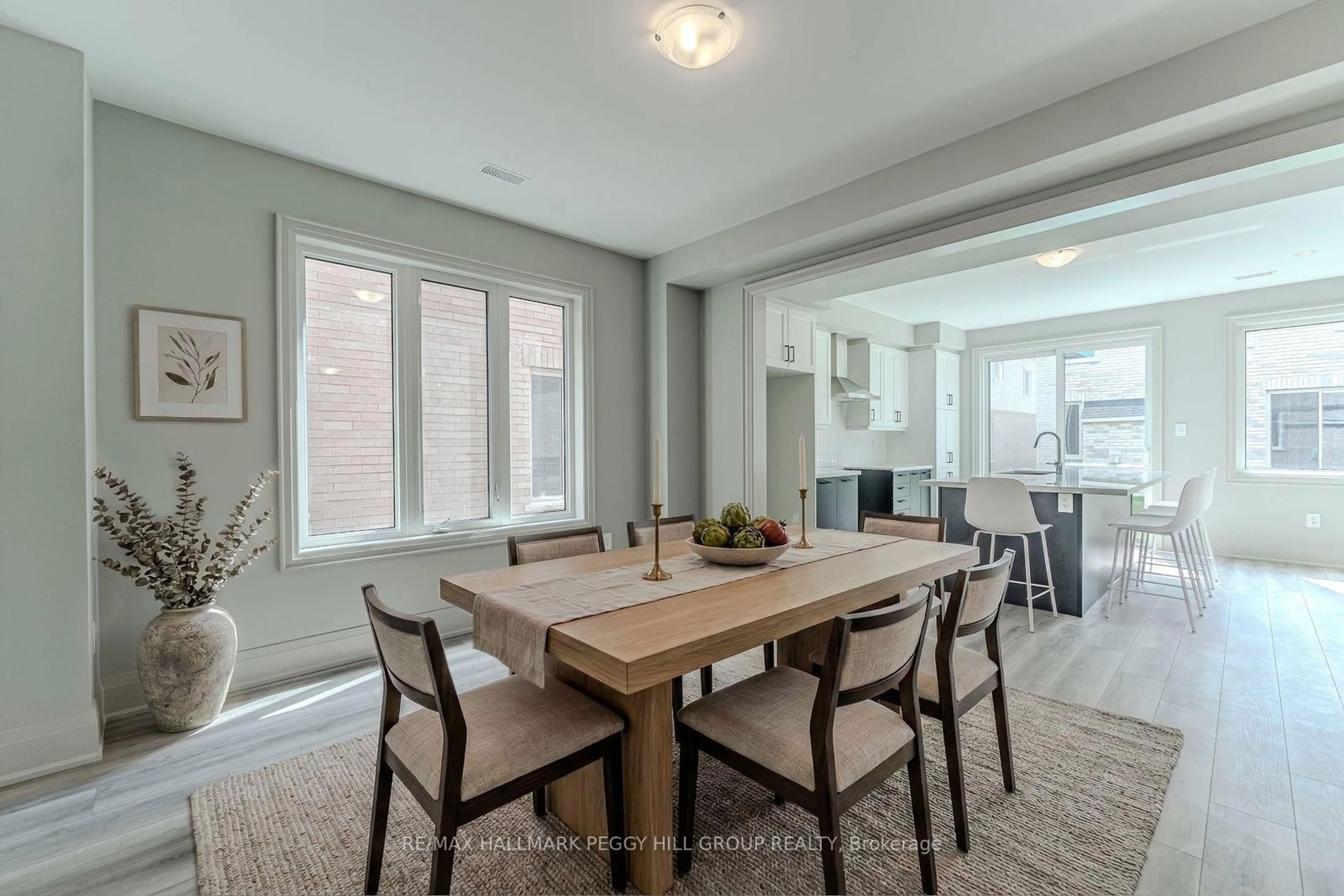 Dining room, unknown for 5 Amsterdam Dr, Barrie Ontario L9J 0Z5