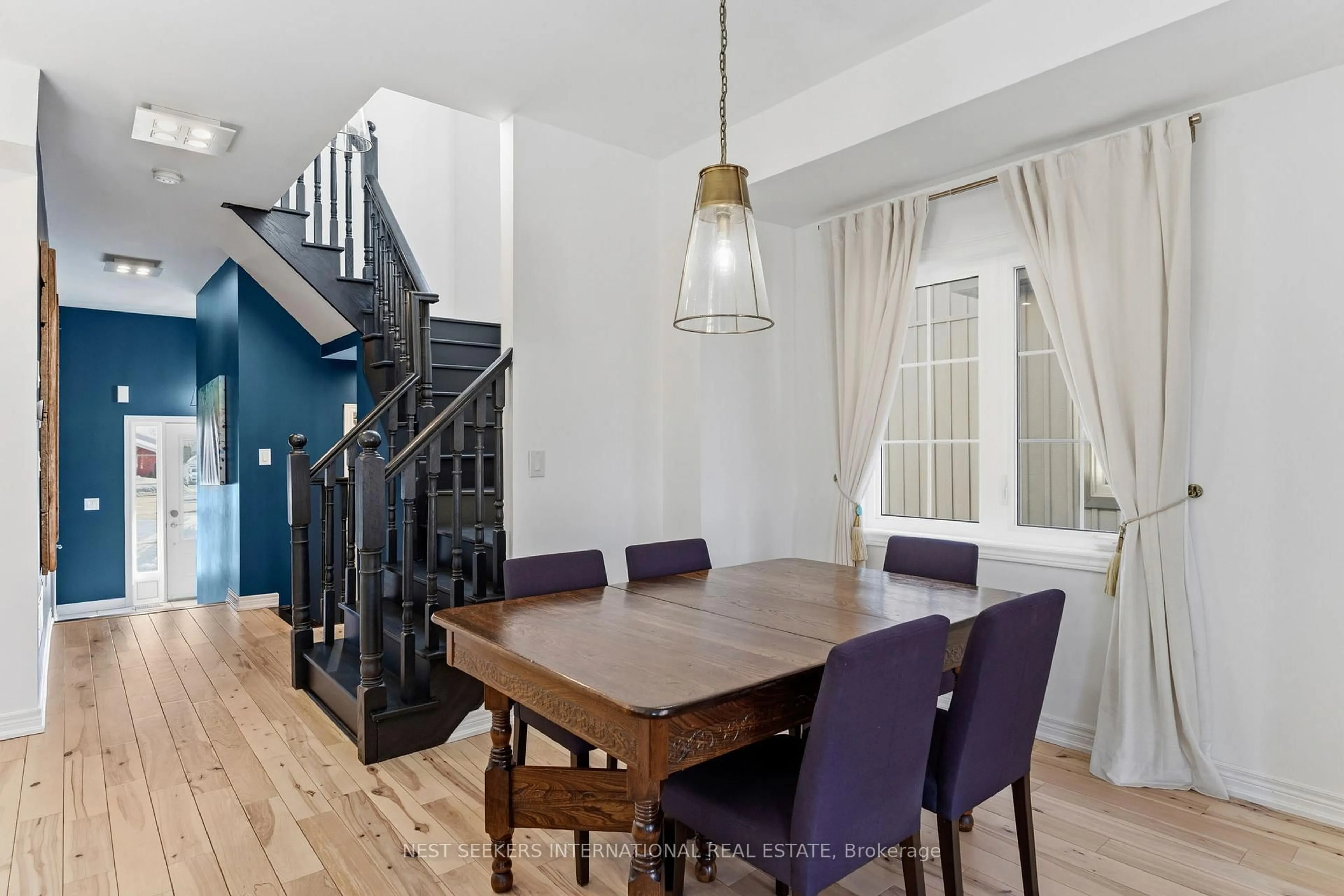 Dining room, unknown for 22 Forest Heights Cres, Orillia Ontario L3V 8J6