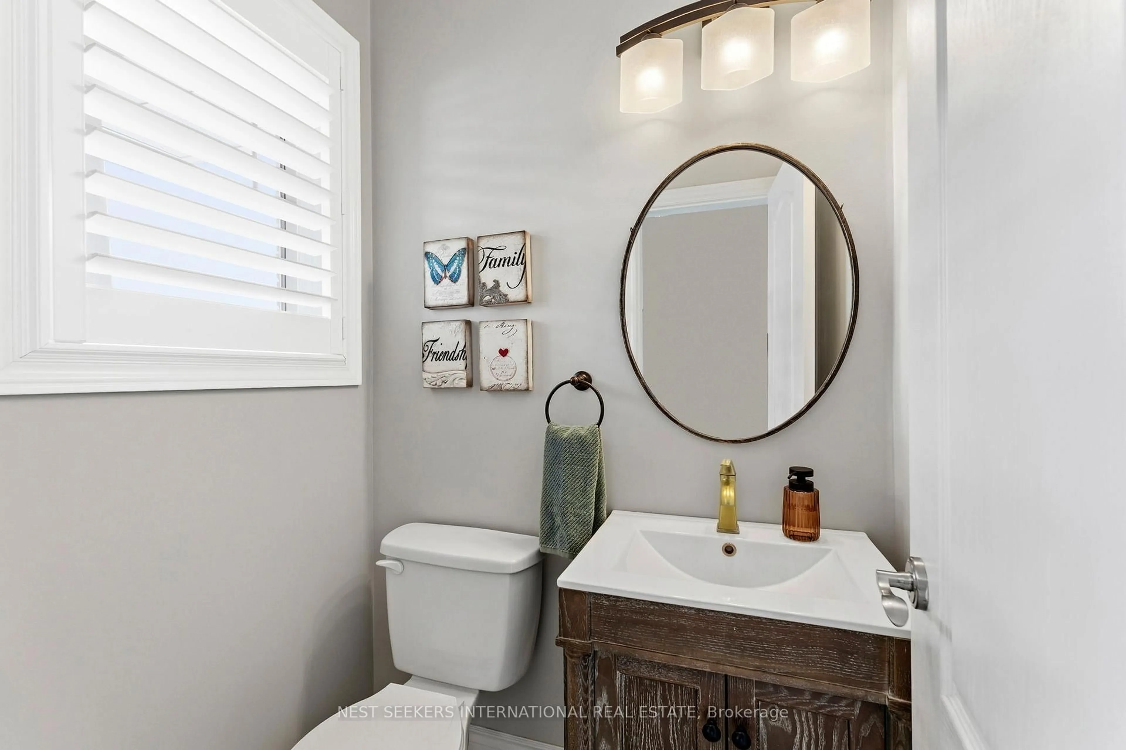 Contemporary bathroom, ceramic/tile floor for 2998 Annalysse Dr, Orillia Ontario L3V 8J5