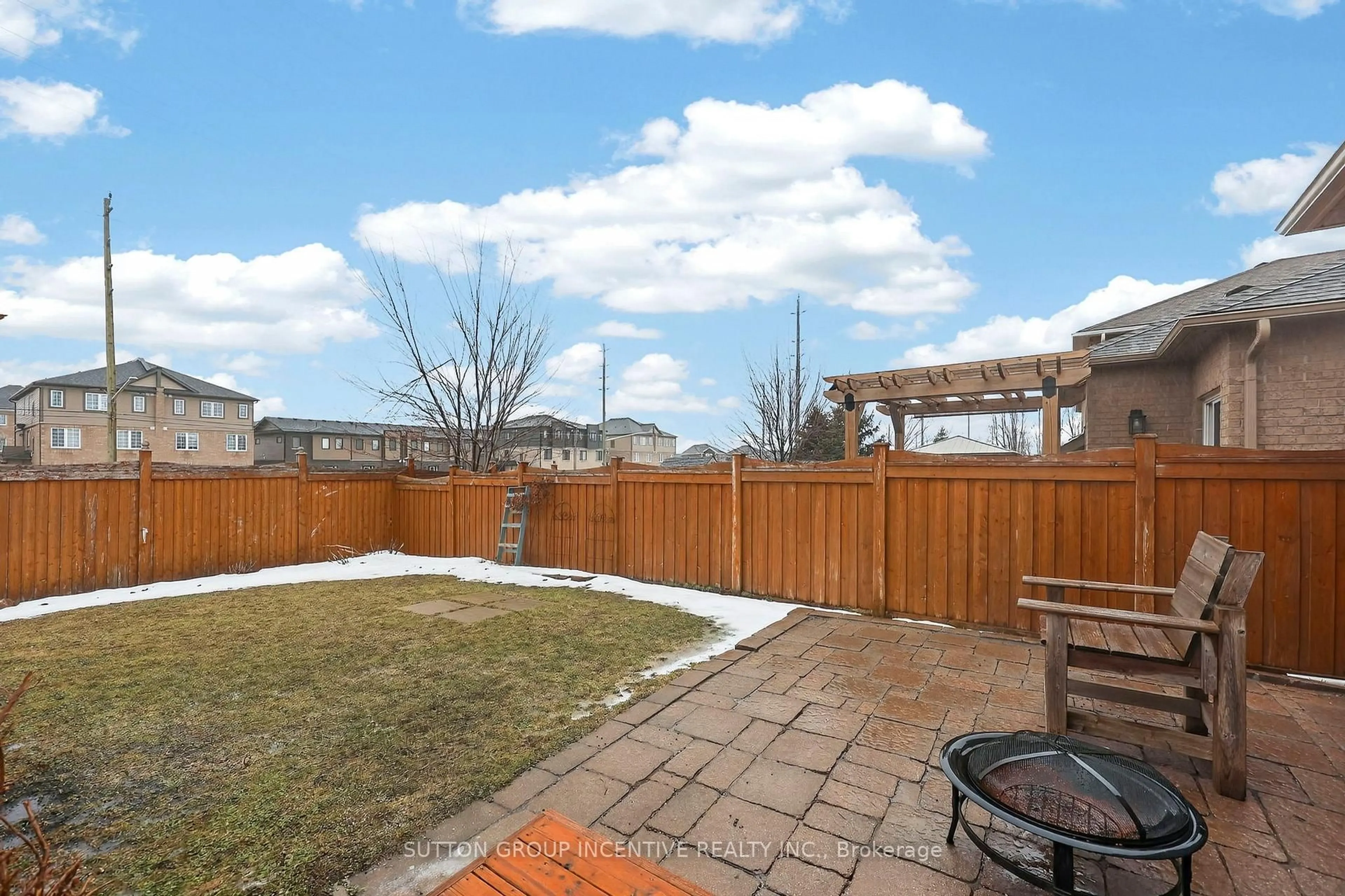 Patio, unknown for 116 Sun King Cres, Barrie Ontario L4M 0E6