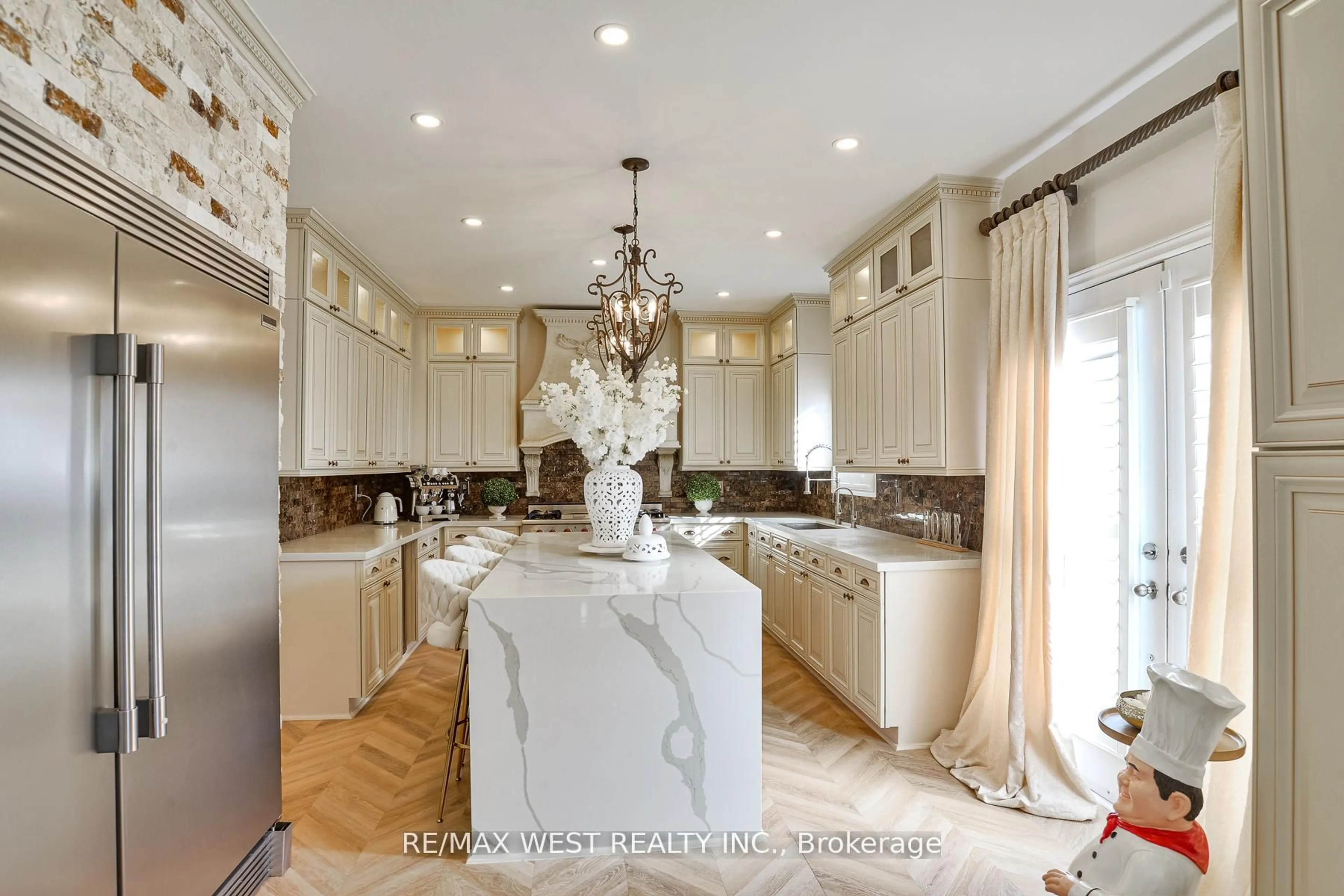 Contemporary kitchen, ceramic/tile floor for 134 Sandringham Dr, Barrie Ontario L4M 0C9