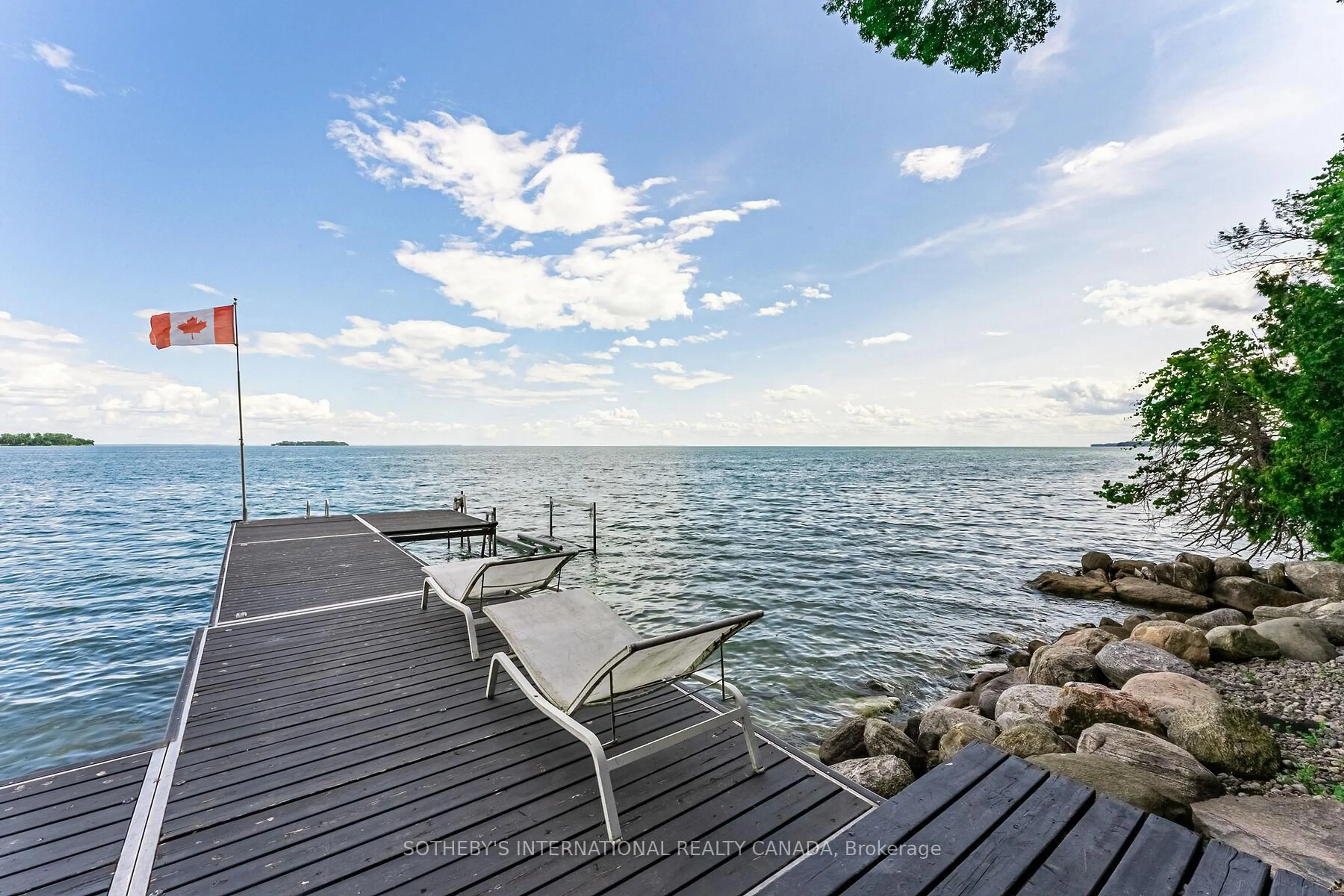Patio, water/lake/river/ocean view for 45 Ivy Lane, Orillia Ontario L3V 6H1