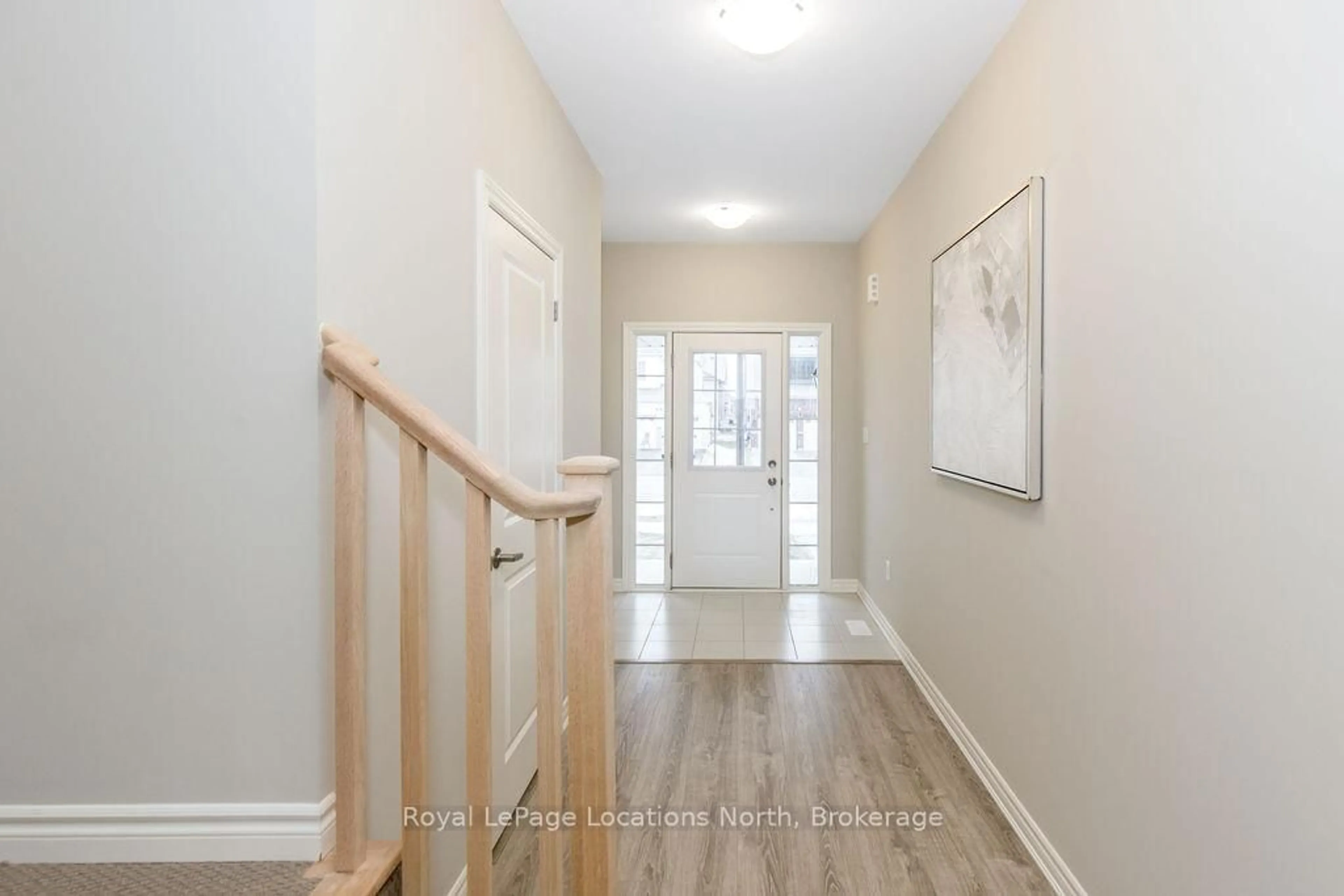 Indoor entryway for 276 Springfield Cres, Clearview Ontario L0M 1S0