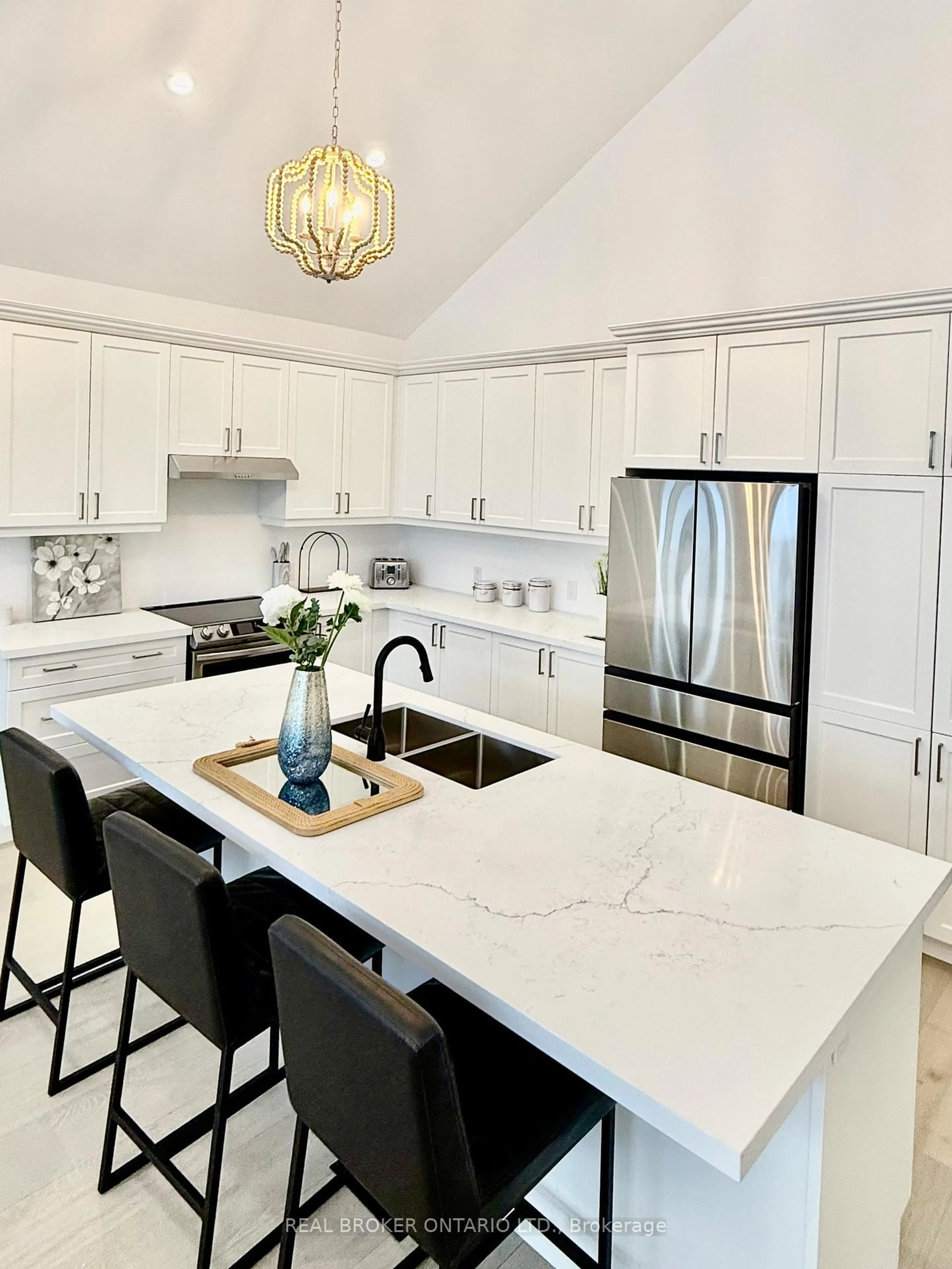 Contemporary kitchen, ceramic/tile floor for n/a 2 Line, Oro-Medonte Ontario L0L 2N0