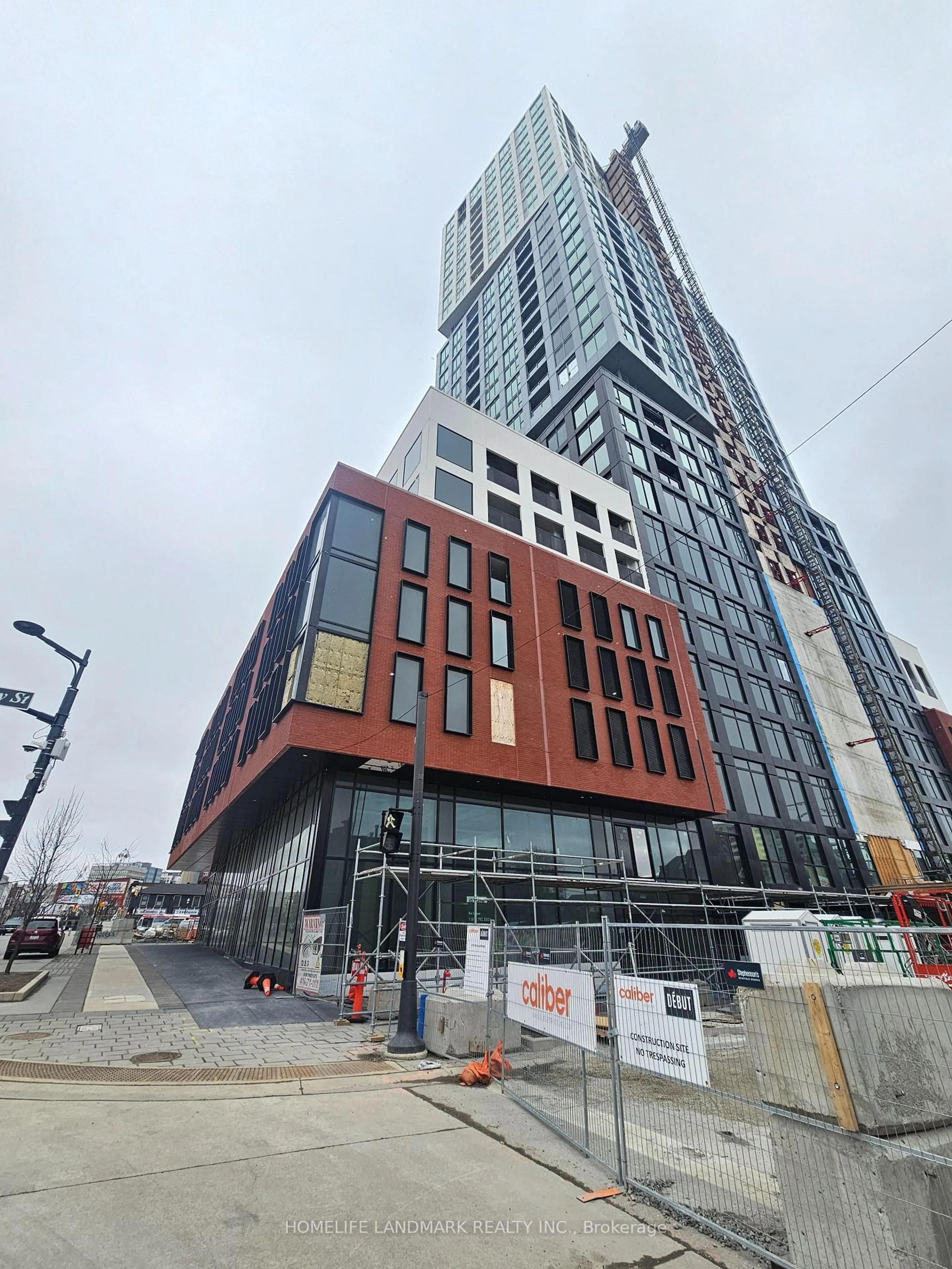 Unknown for 39 Mary St #2104, Barrie Ontario L4N 1S9