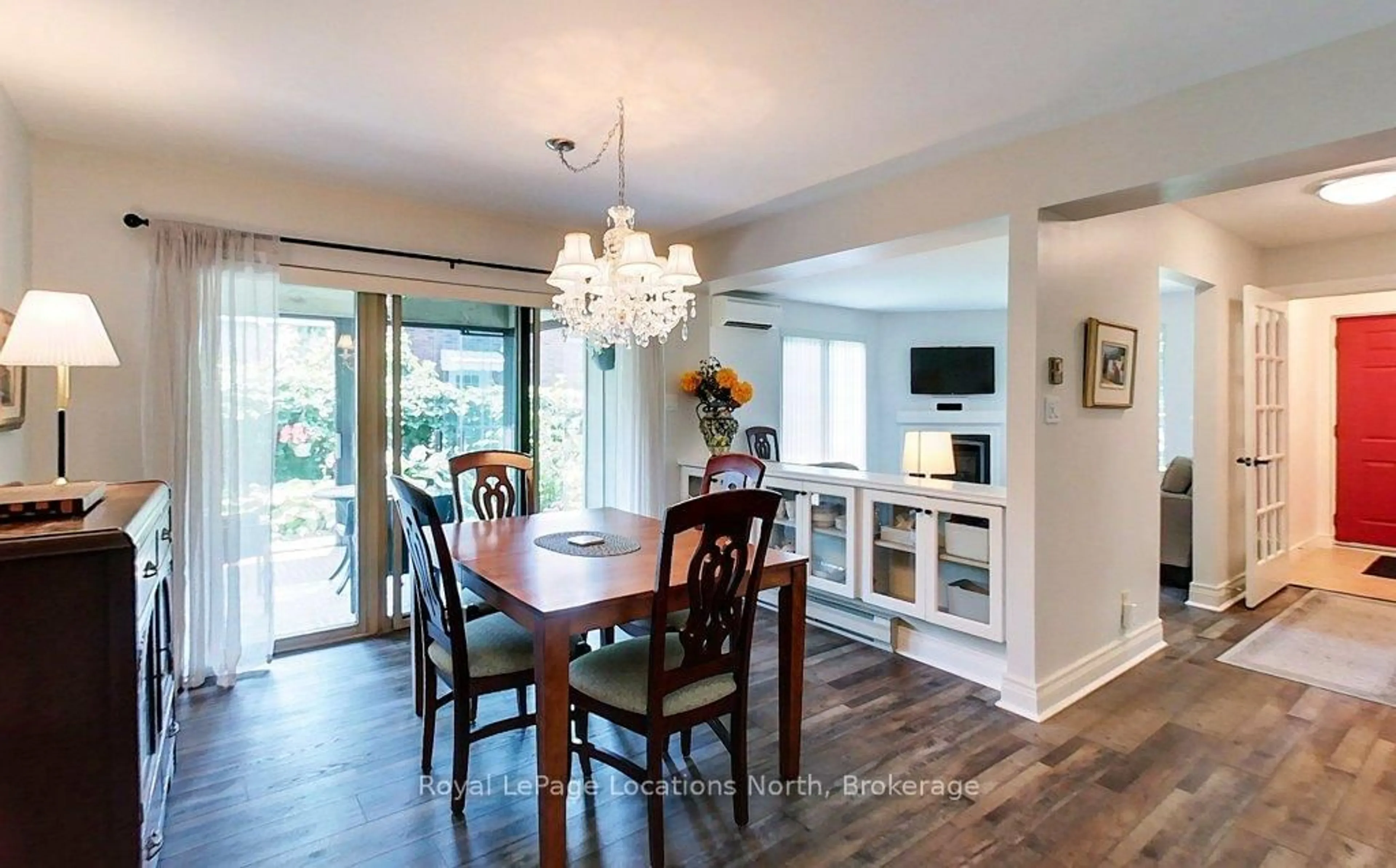 Dining room, wood/laminate floor for 115 Robinson St, Collingwood Ontario L9Y 3M2