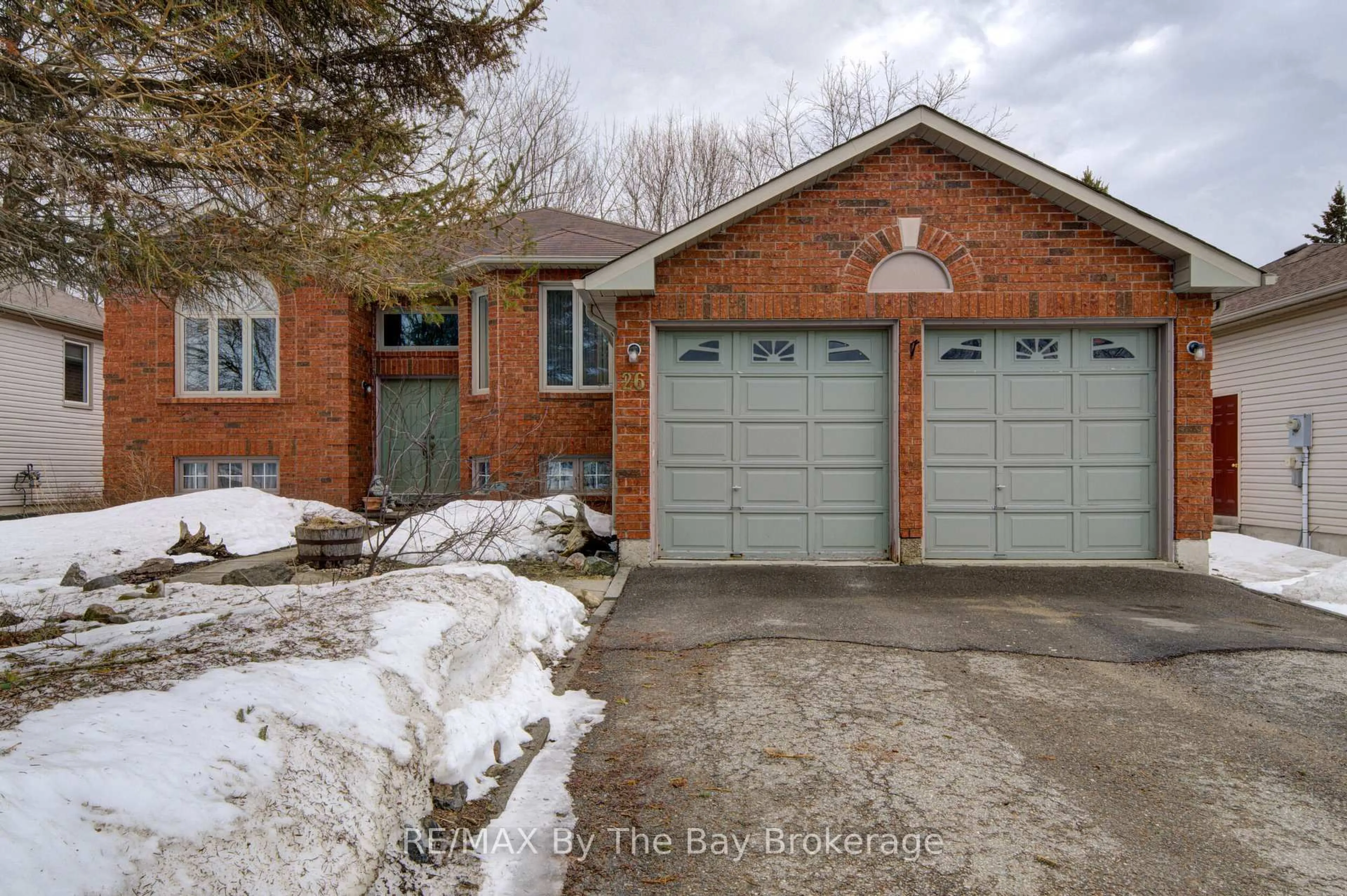 Home with brick exterior material, street for 26 Brouwer Cres, Wasaga Beach Ontario L9Z 1L8
