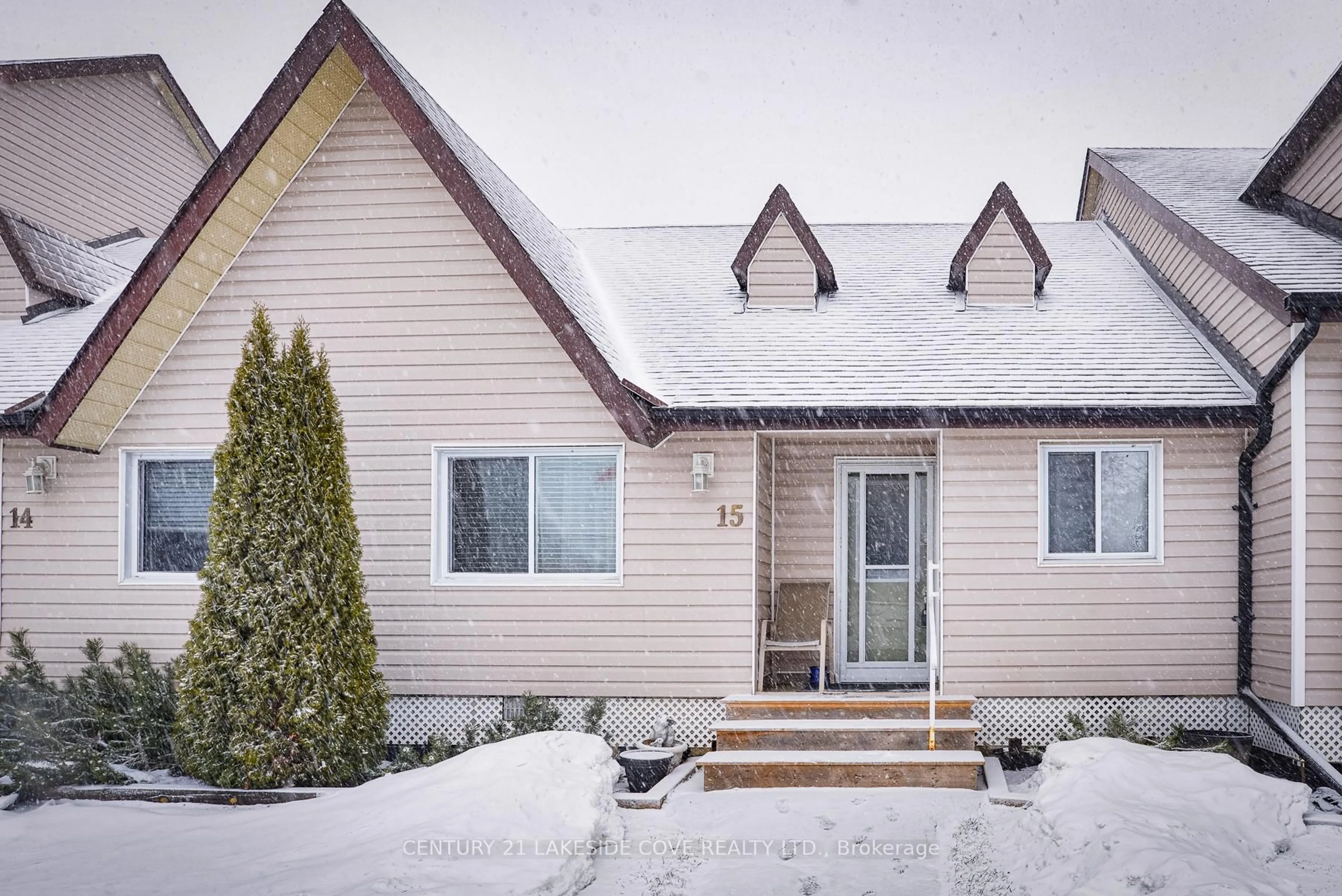 Home with vinyl exterior material, street for 71 Laguna Pkwy, Ramara Ontario L0K 1B0