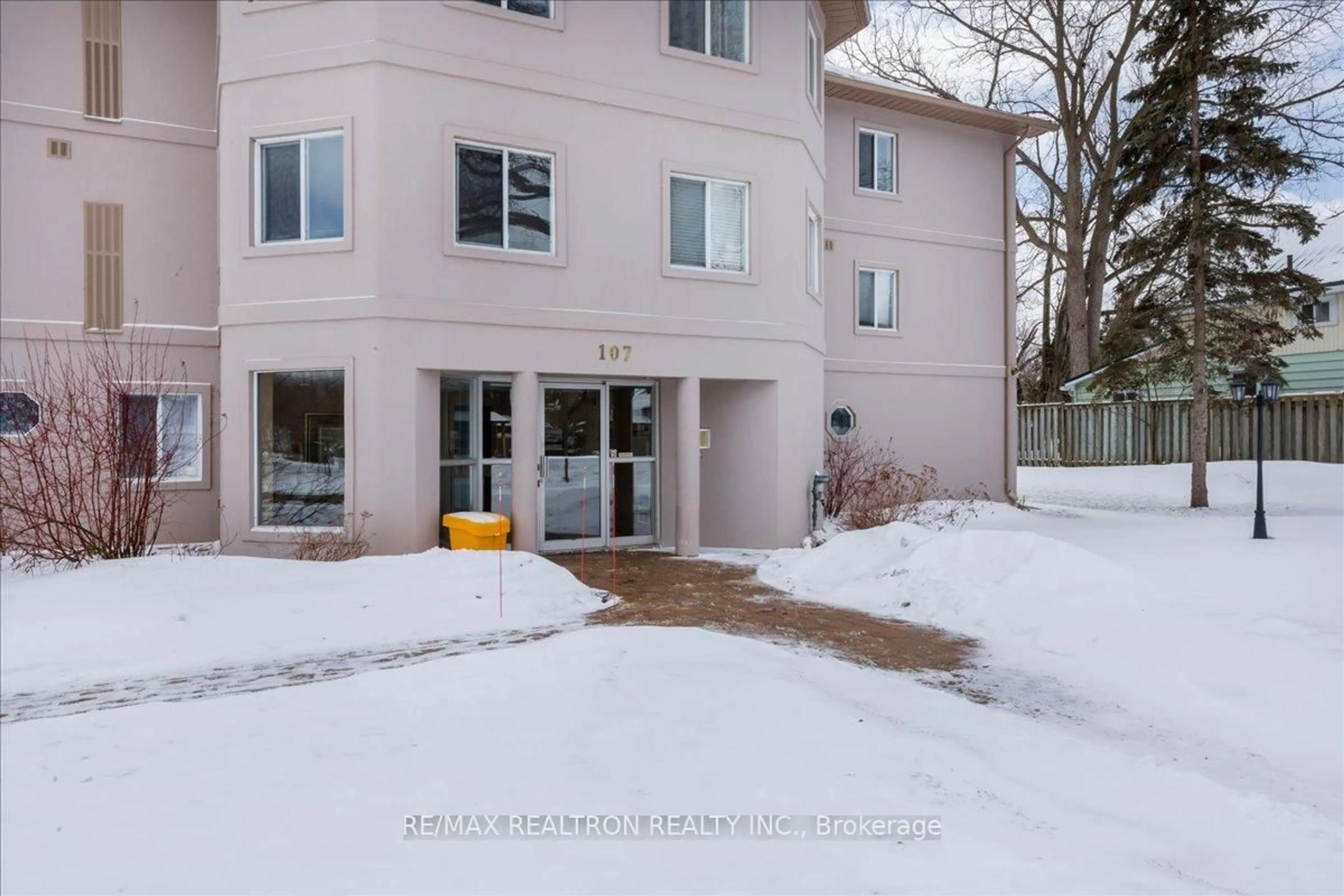 Unknown for 107 Bond St #101, Orillia Ontario L3V 1J7