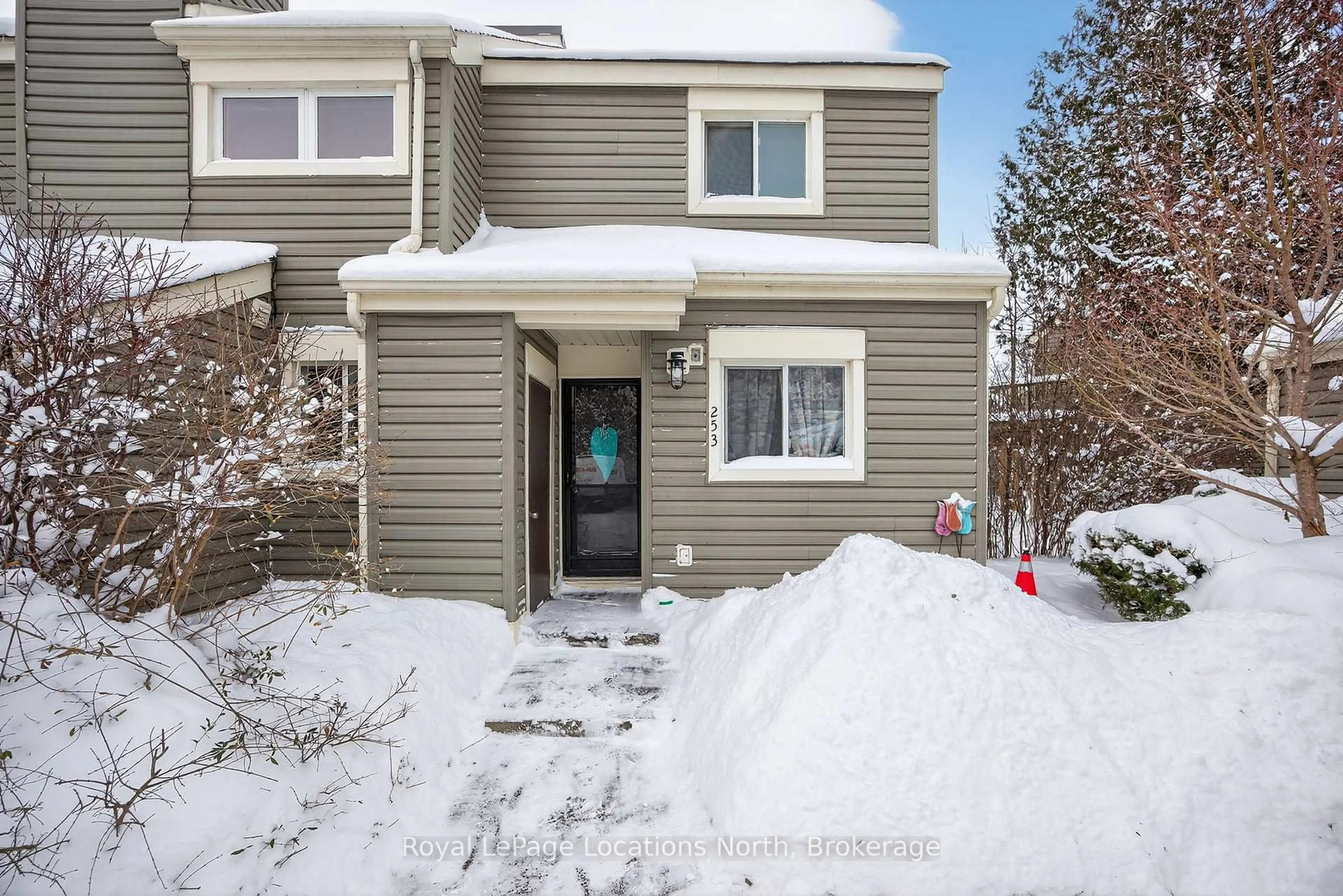 Unknown for 13 Harbour St #253, Collingwood Ontario L9Y 5B4