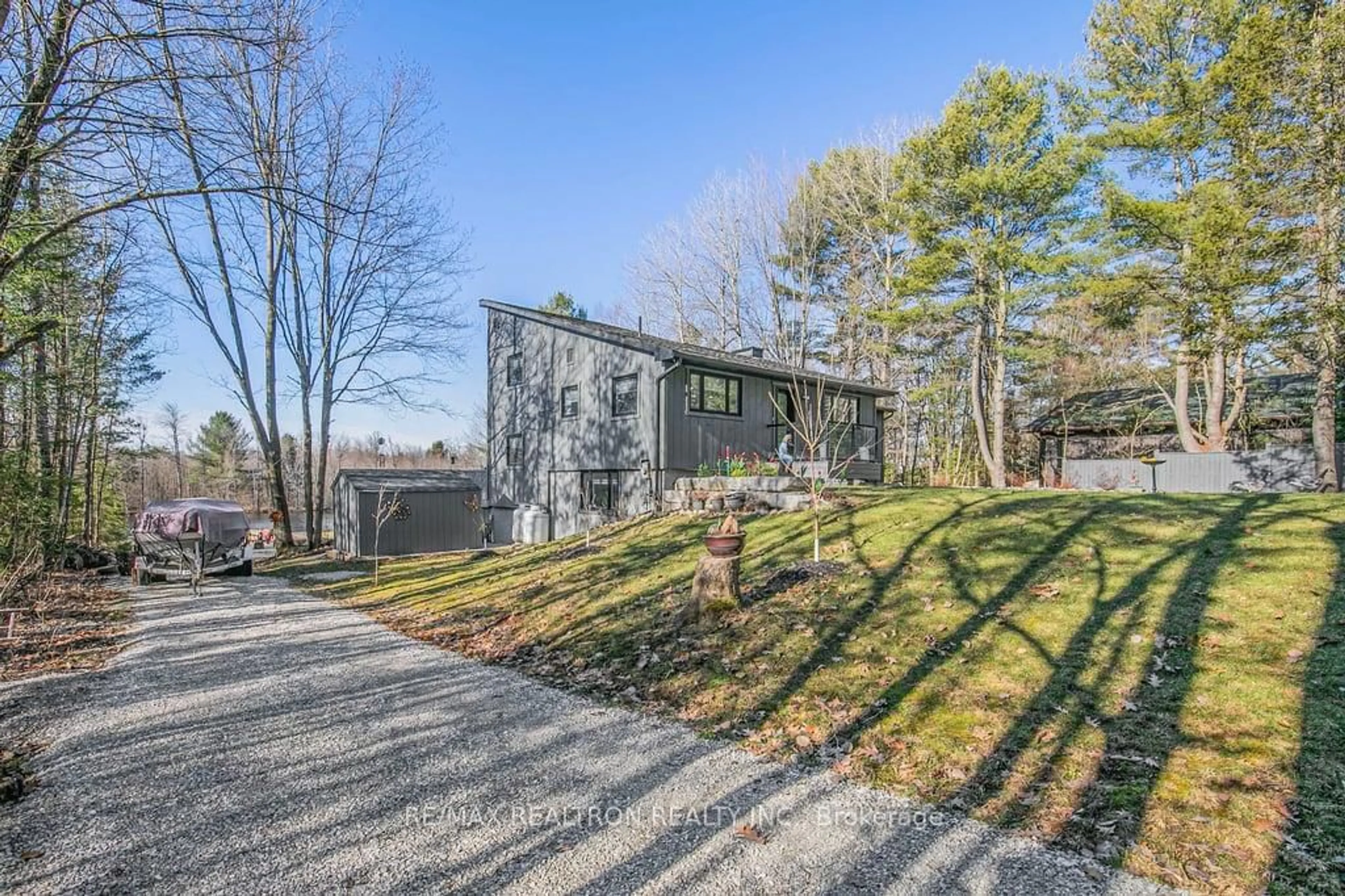 A pic from outside/outdoor area/front of a property/back of a property/a pic from drone, unknown for 5145 Severn Pines Cres, Severn Ontario L0K 2B0