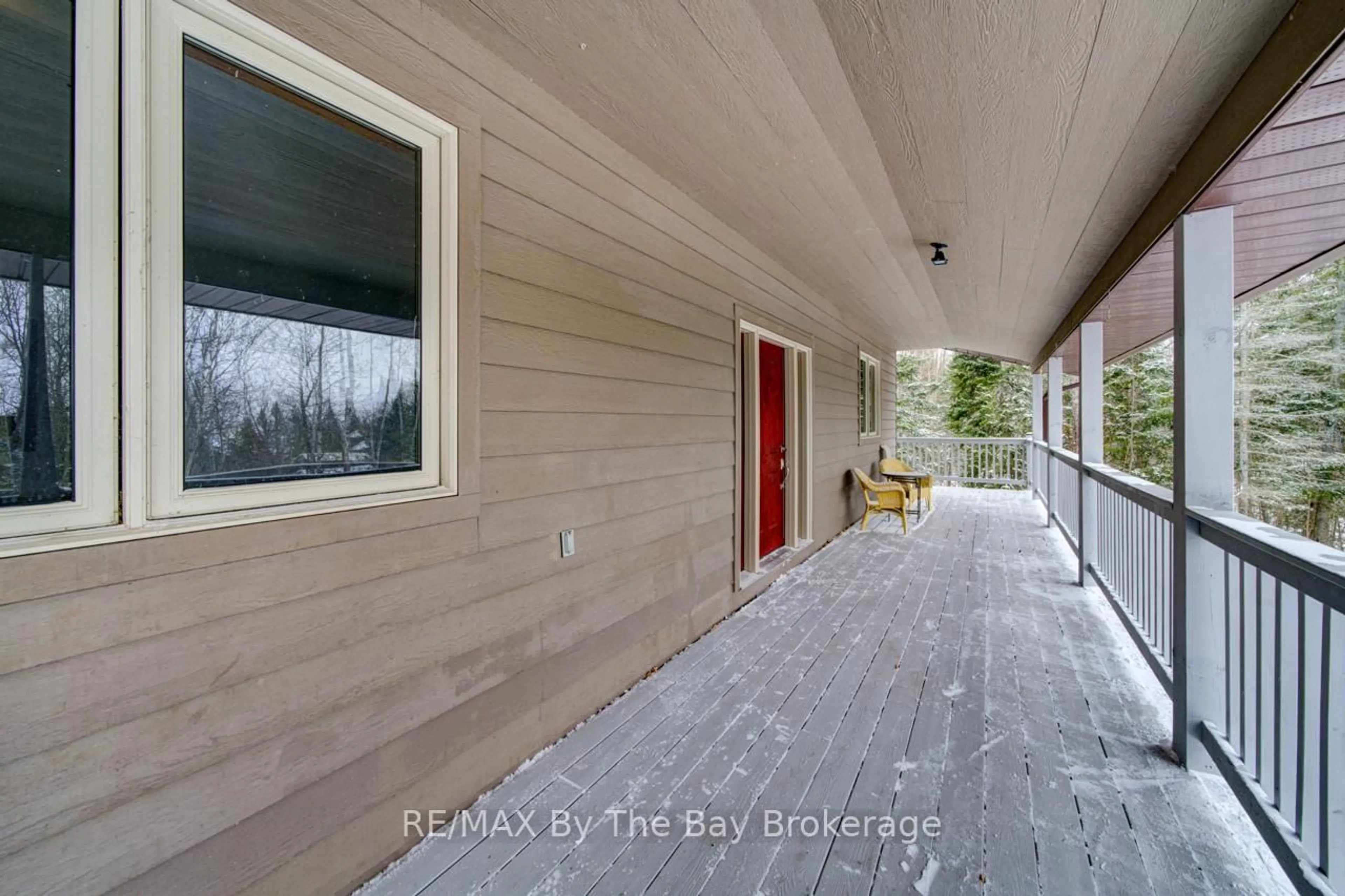 Indoor entryway for 397 Silver Birch Dr, Tiny Ontario L9M 0M5