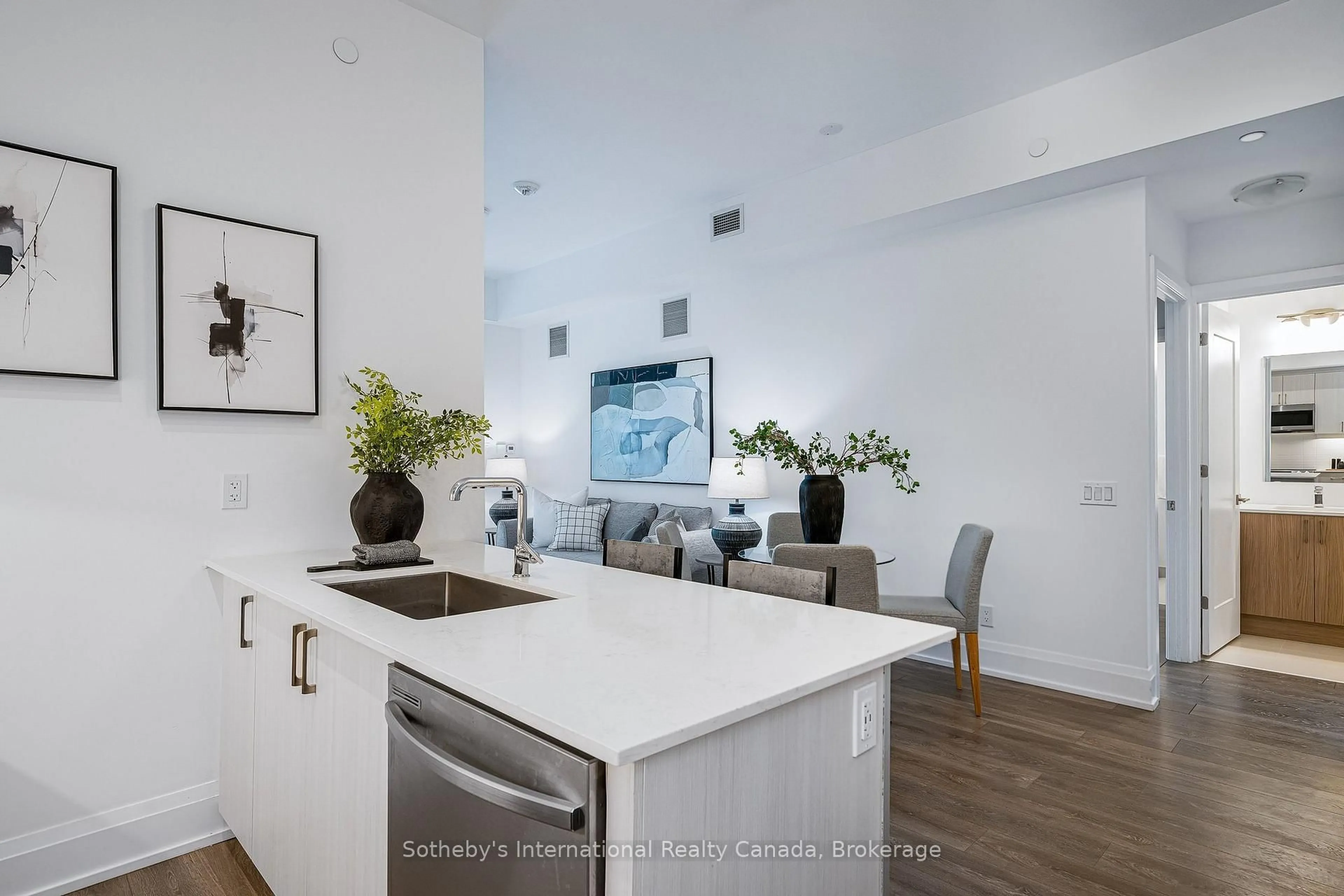 Open concept kitchen, unknown for 1 HUME St #301, Collingwood Ontario L9Y 0X3