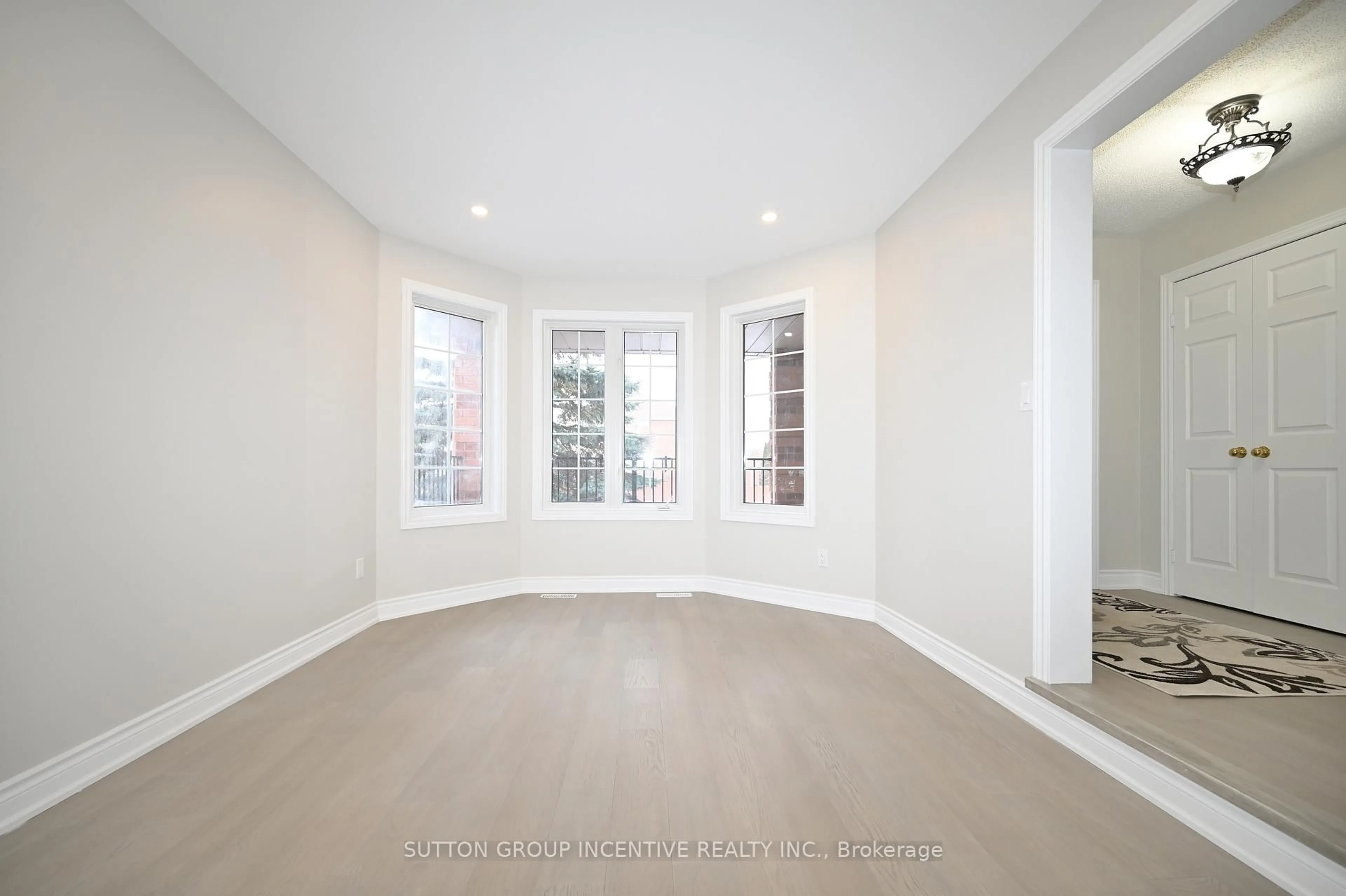 Unknown for 109 ESTHER Dr, Barrie Ontario L4N 0V8