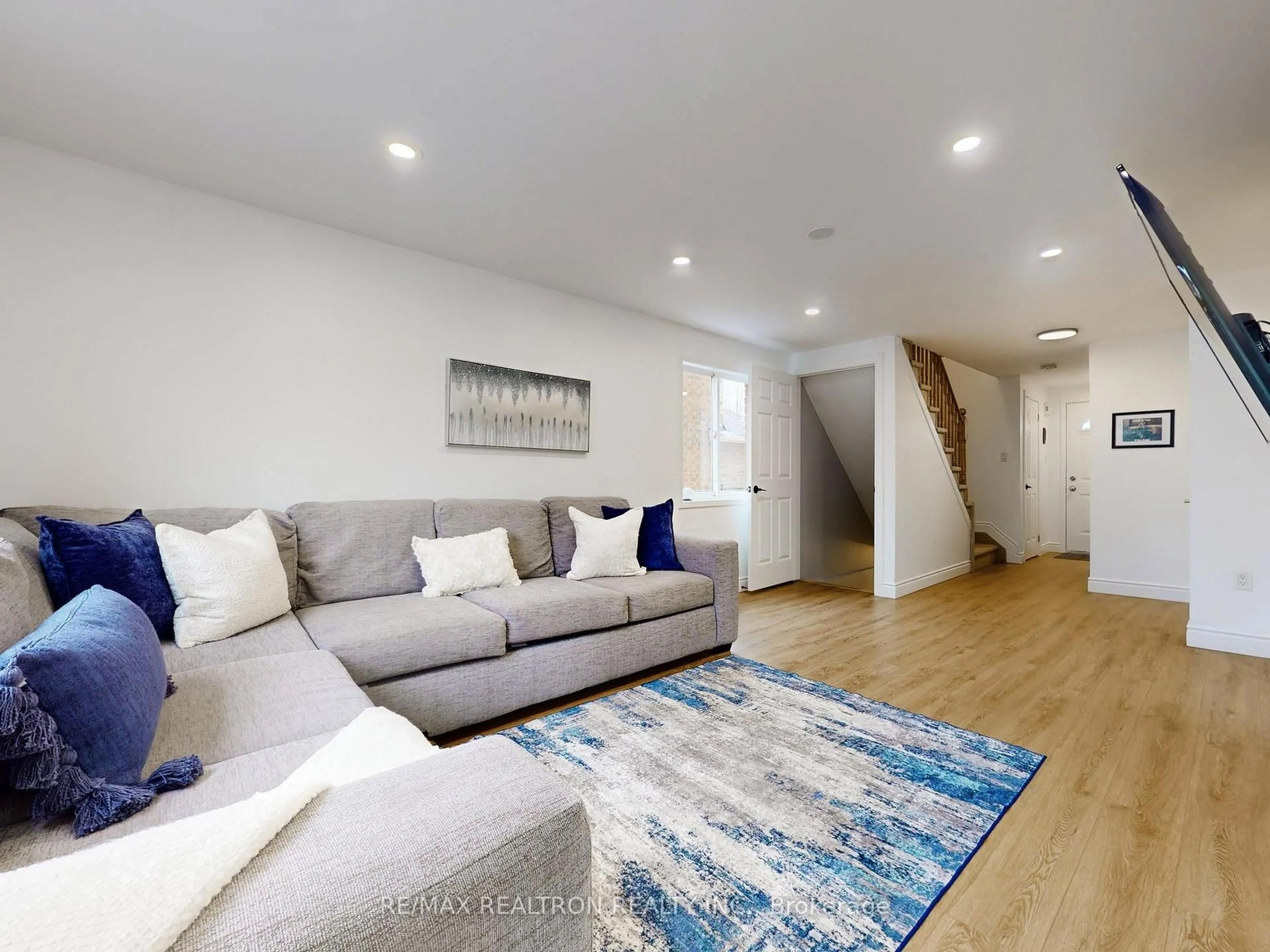 Living room with furniture, unknown for 9 Booth Lane, Barrie Ontario L4N 0S5