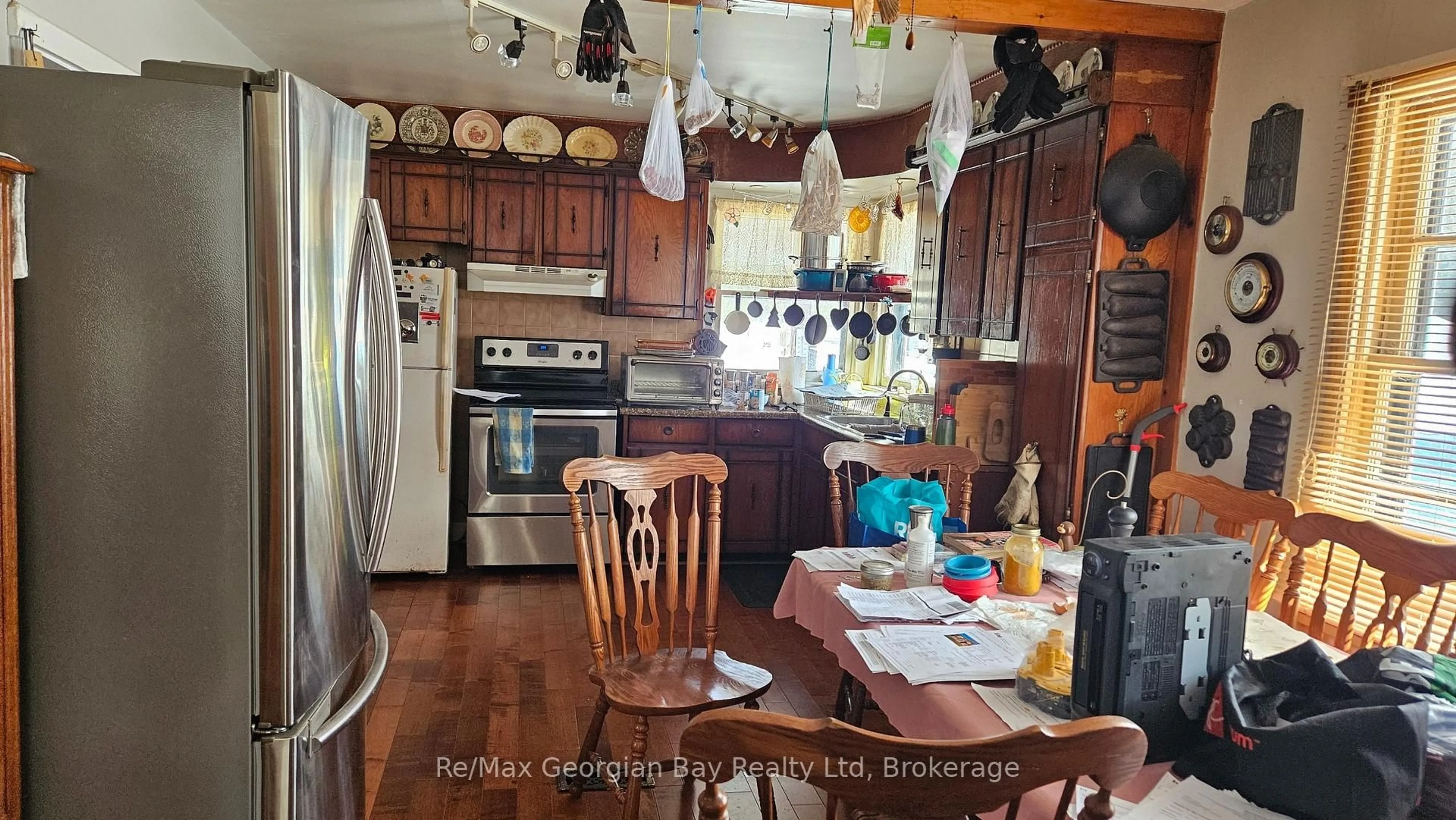 Unknown for 8 STURGEON BAY Rd, Severn Ontario L0K 1E0