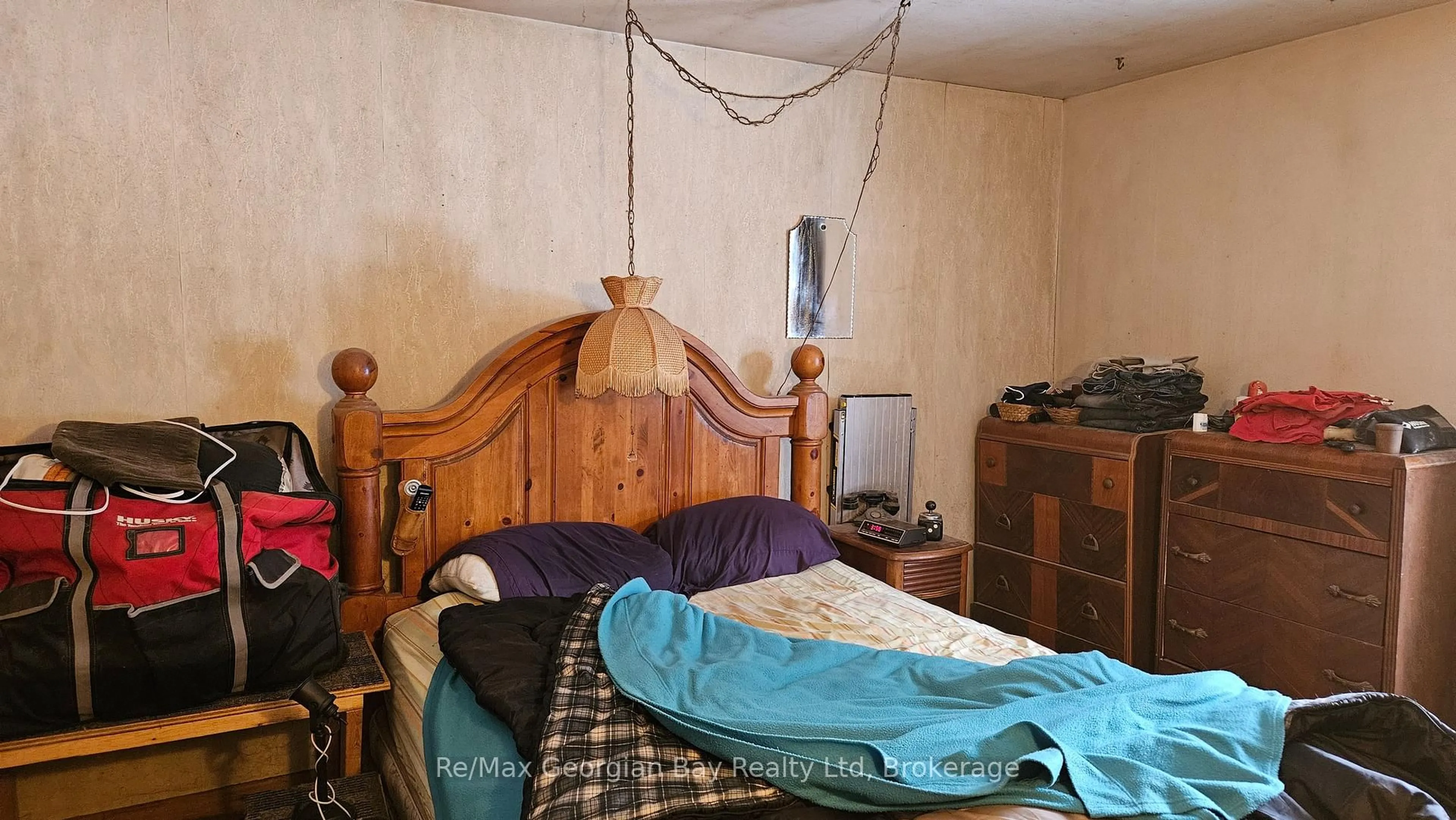 A pic of a room for 8 STURGEON BAY Rd, Severn Ontario L0K 1E0