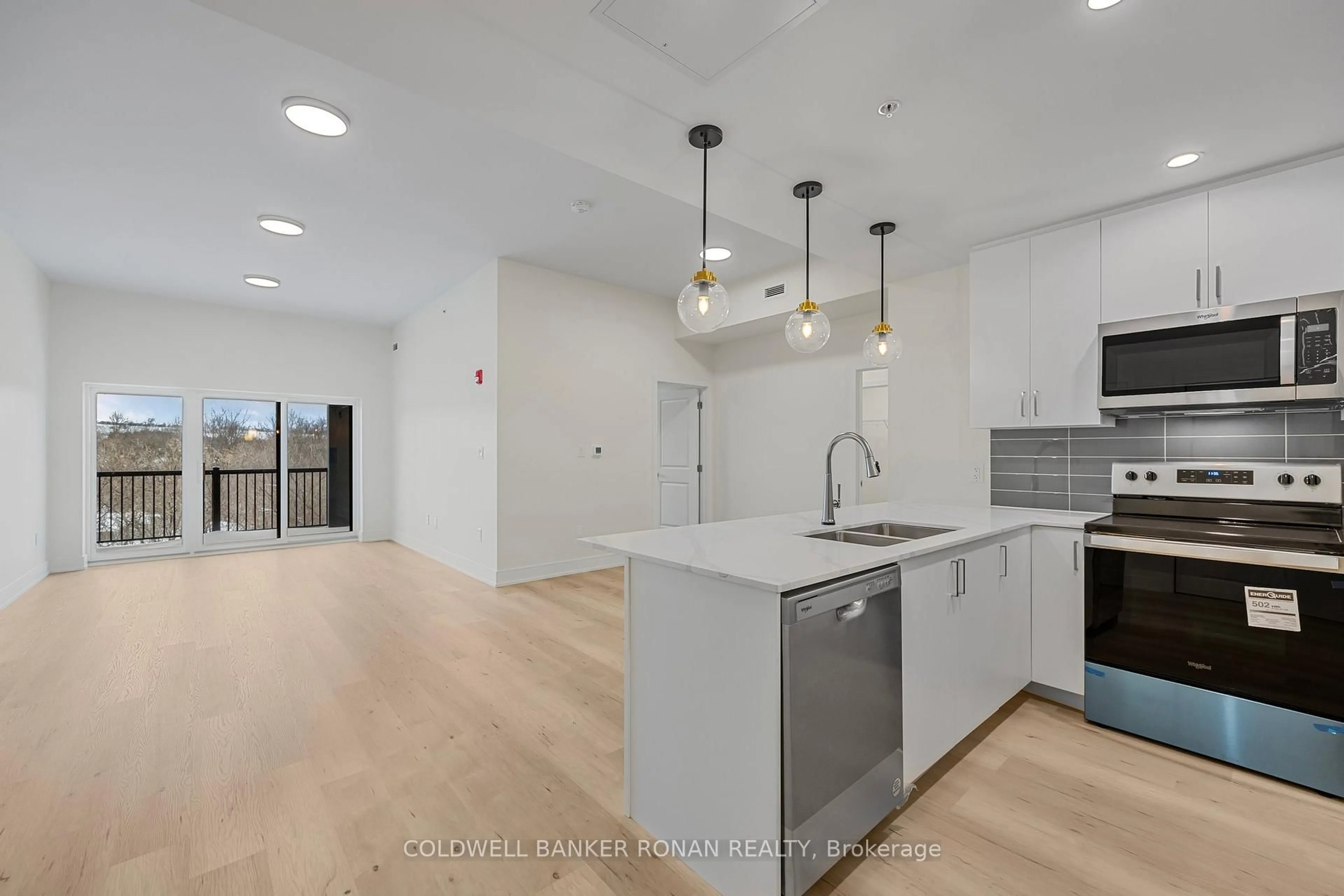 Open concept kitchen, unknown for 121 Mary St #404, Clearview Ontario L0M 1G0