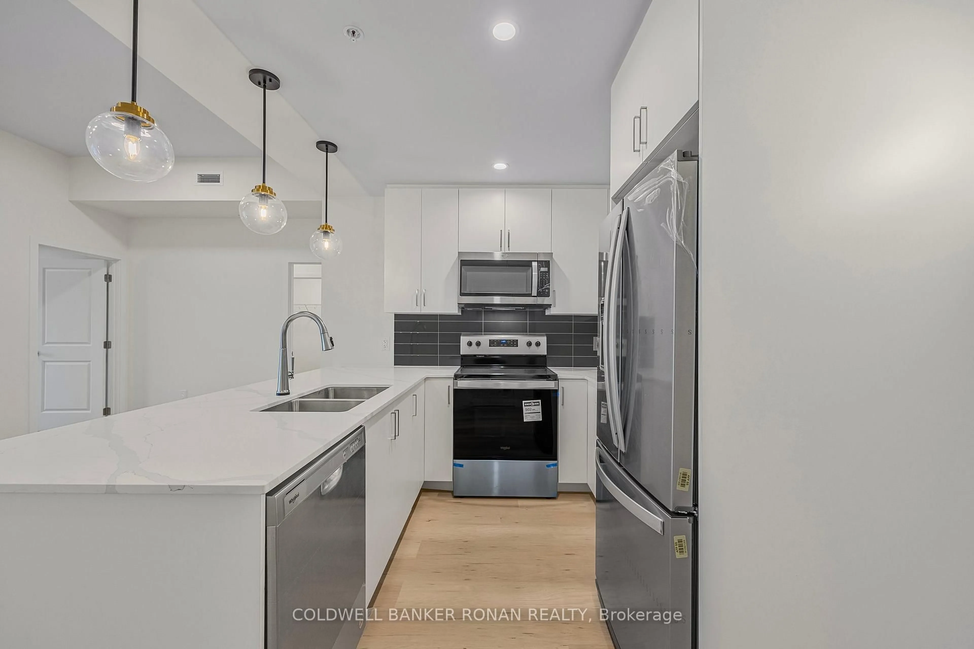 Unknown for 121 Mary St #404, Clearview Ontario L0M 1G0