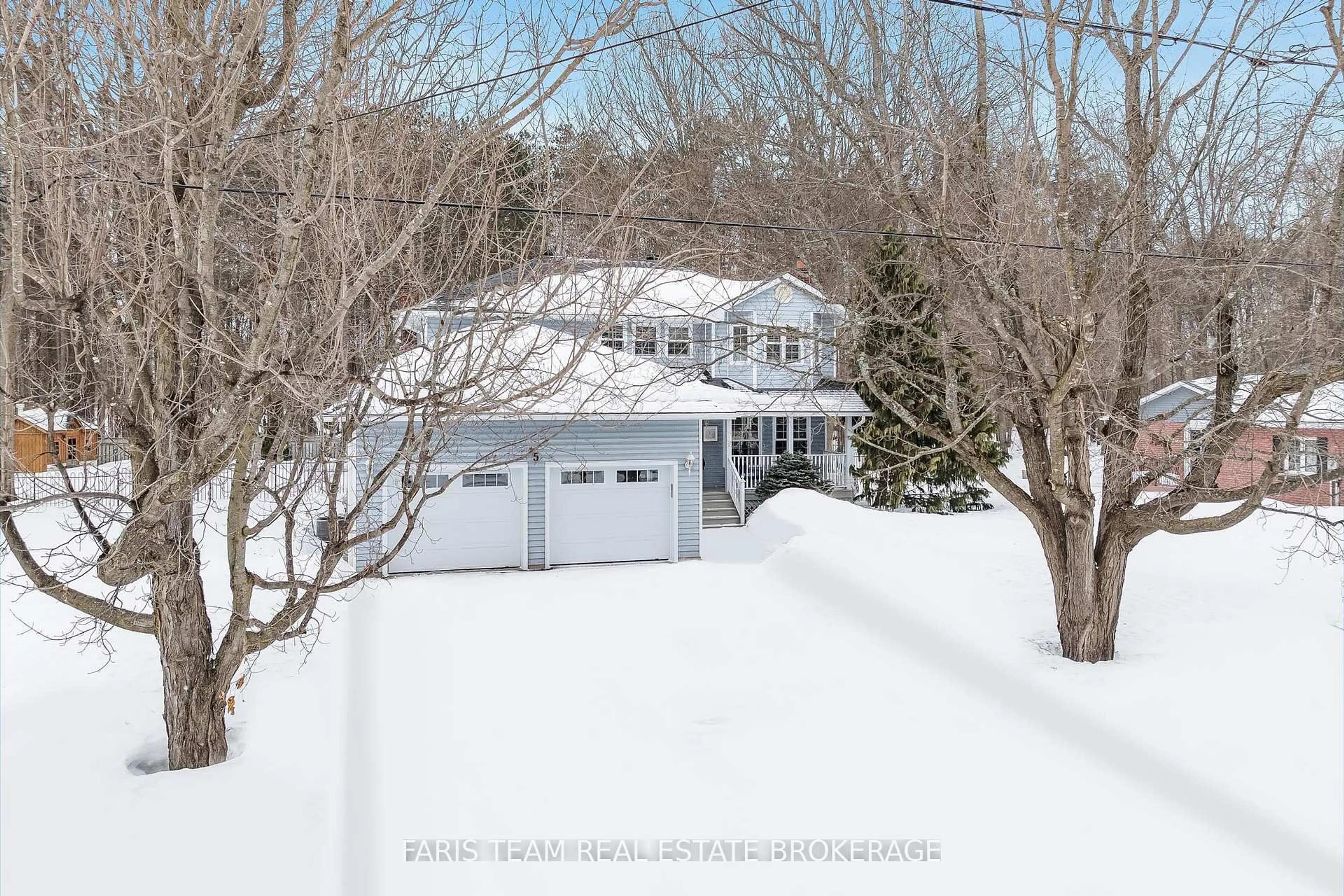 A pic from outside/outdoor area/front of a property/back of a property/a pic from drone, street for 5 Bailey Cres, Tiny Ontario L0L 2T0